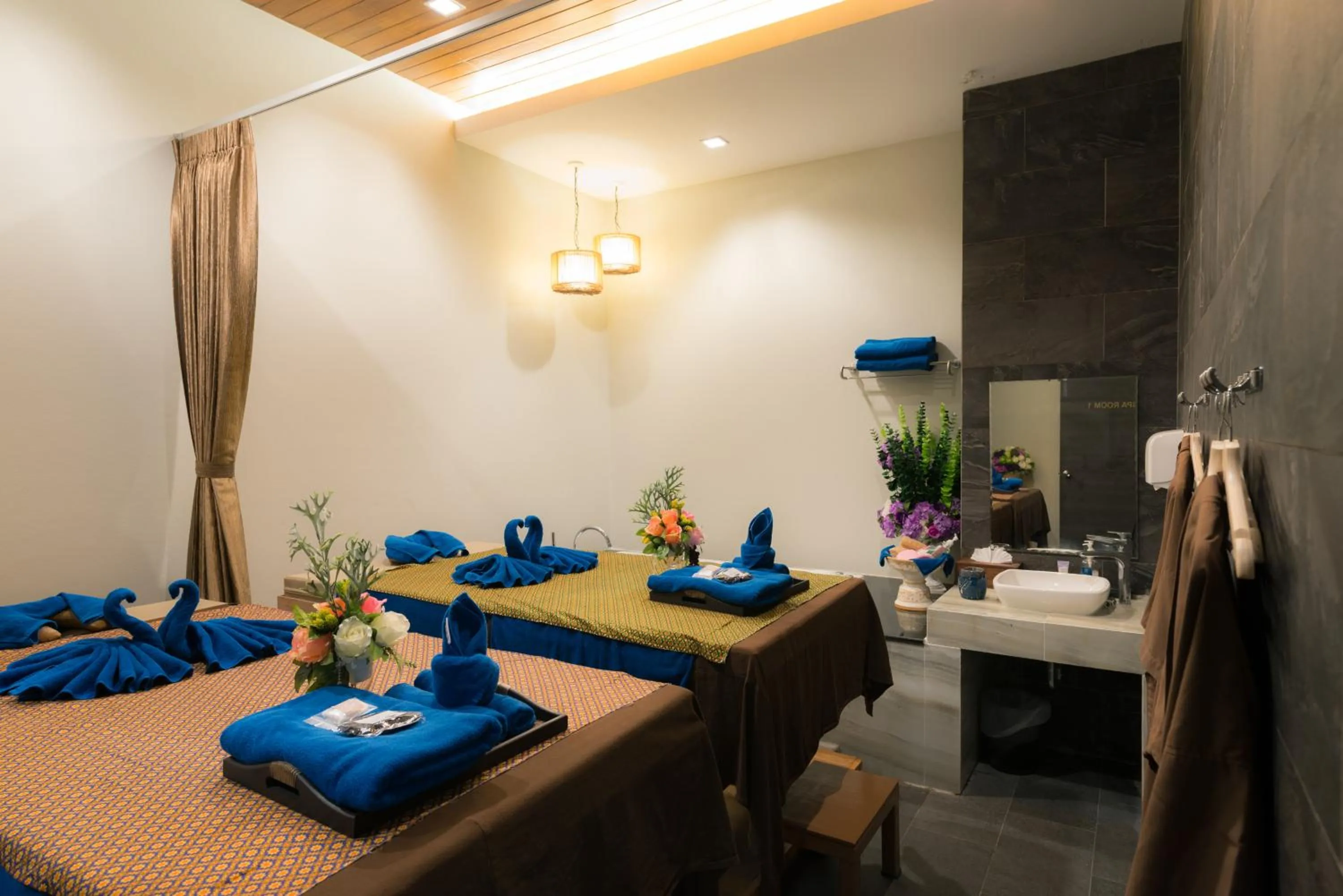 Massage, Bed in Grand Vista Hotel Chiangrai