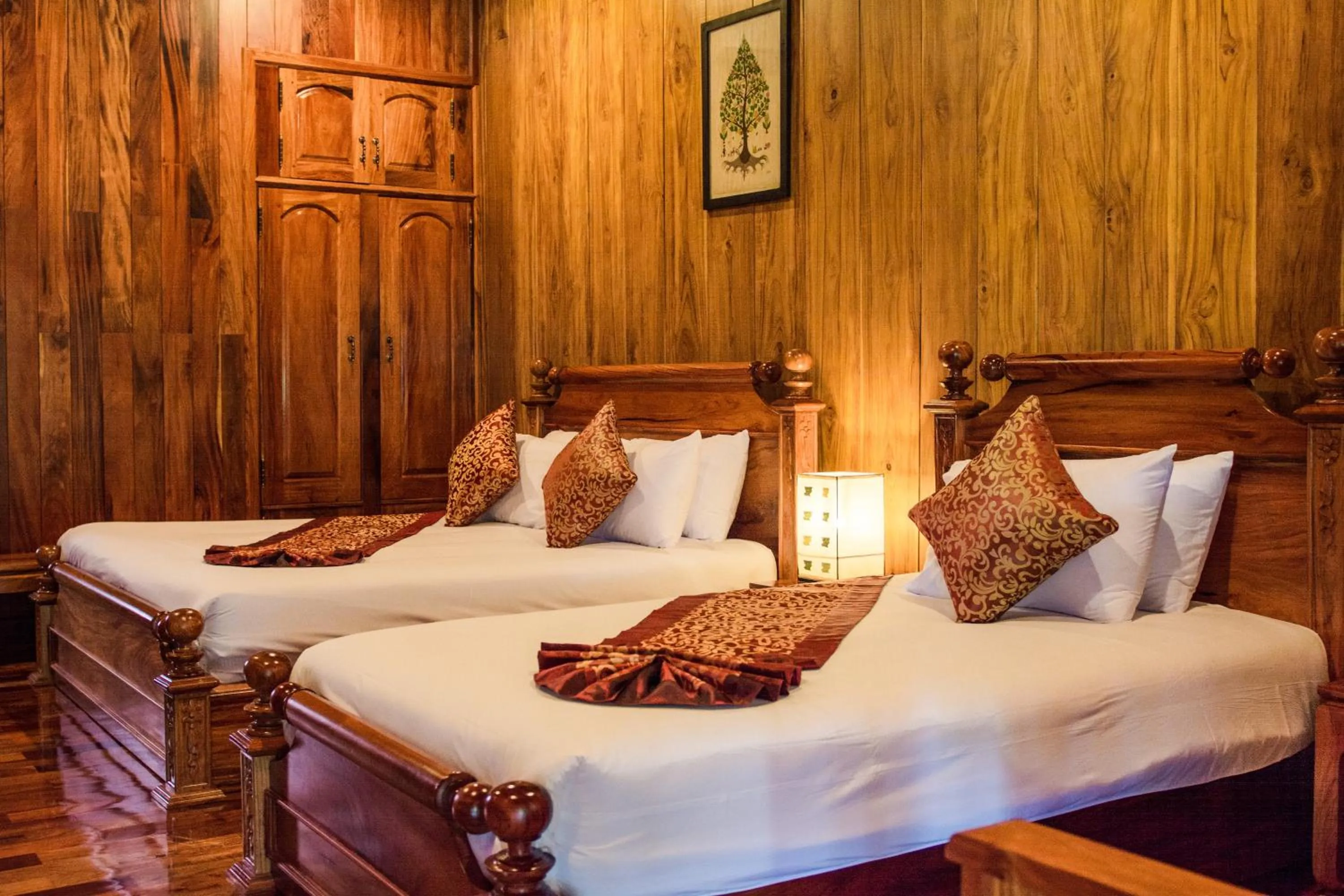 Shower, Bed in Villa Ang Thong