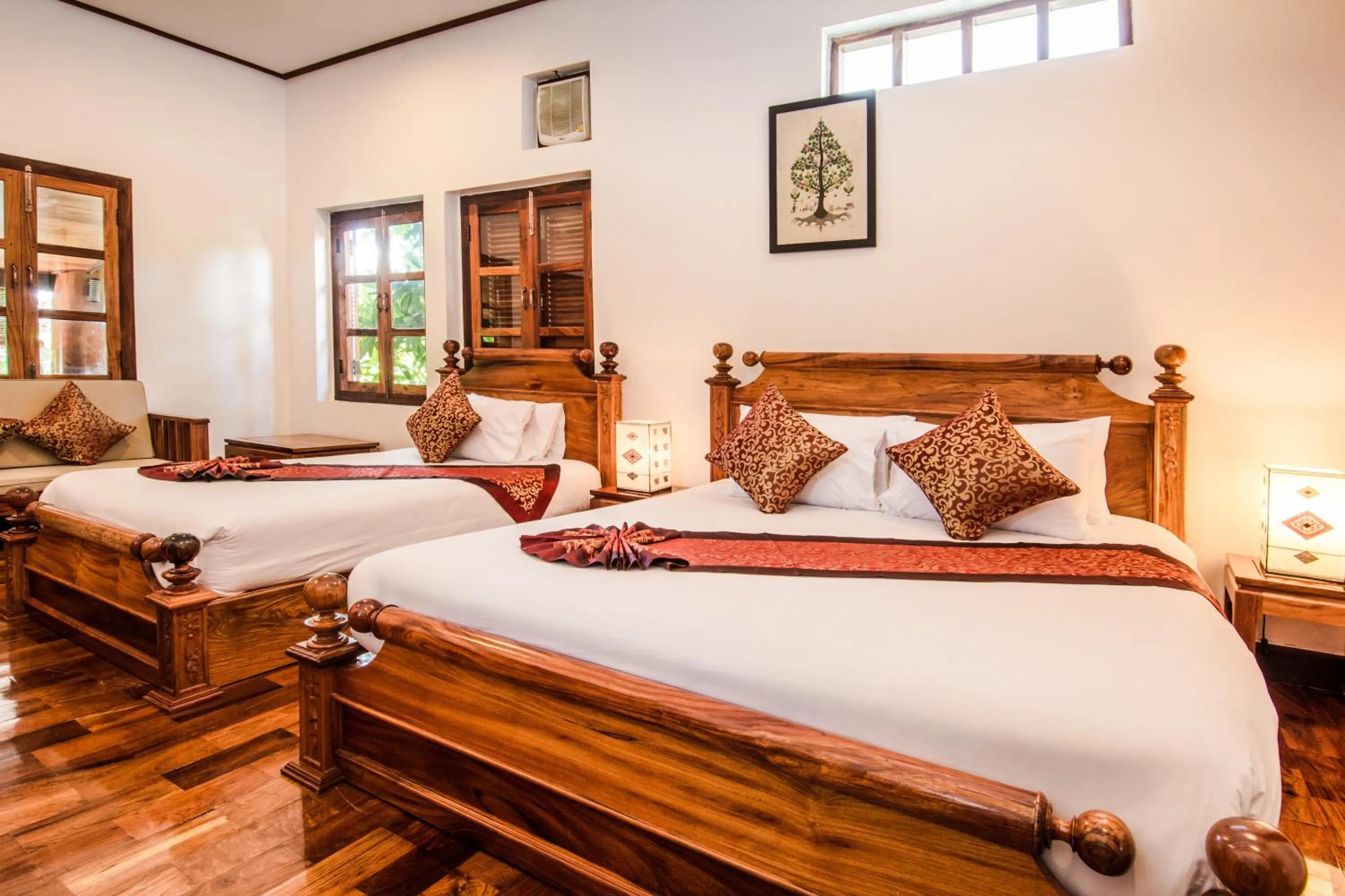 Shower, Bed in Villa Ang Thong