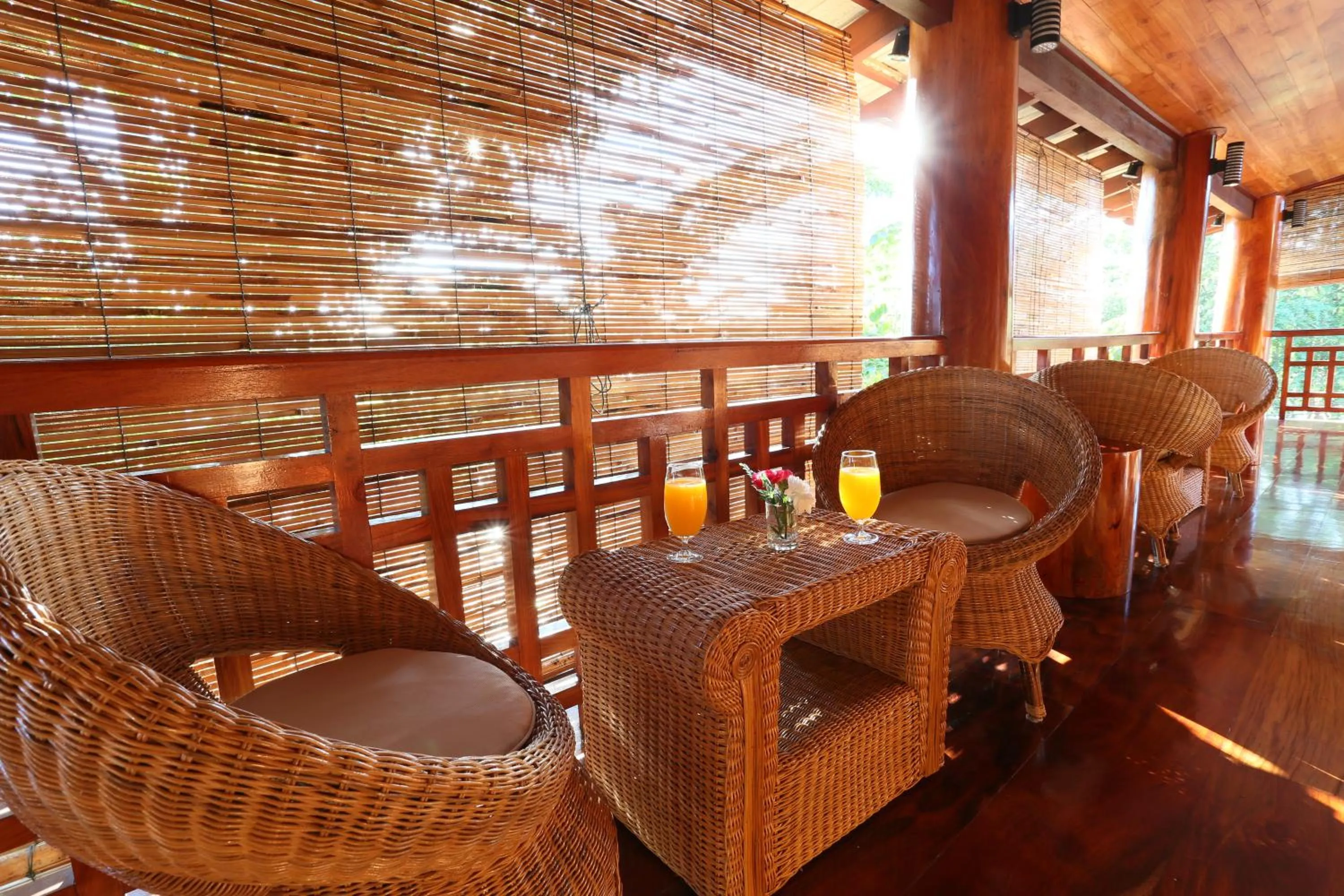 Lounge or bar in Villa Ang Thong
