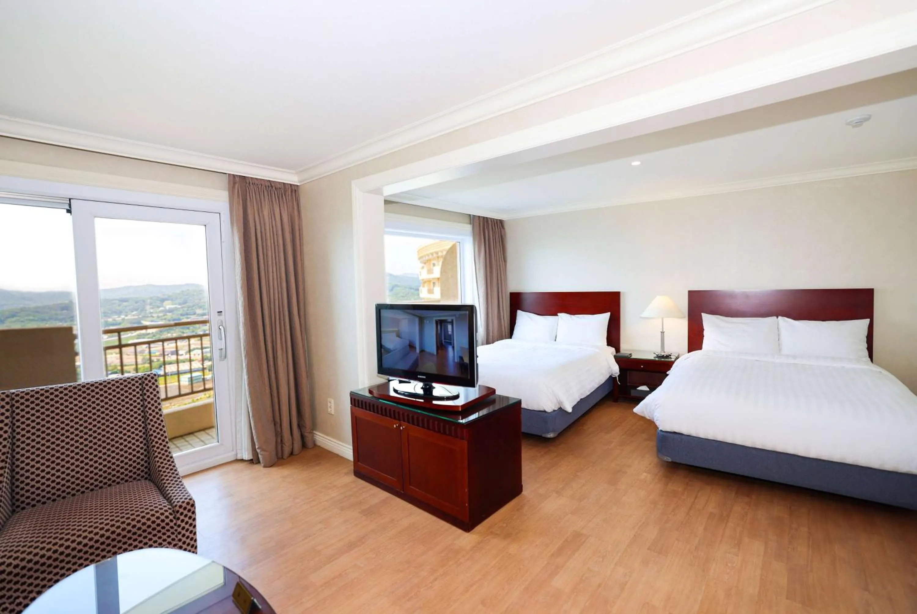 Photo of the whole room, Bed in La Vie Dor Hotel and Resort, Trademark Collection by Wyndham