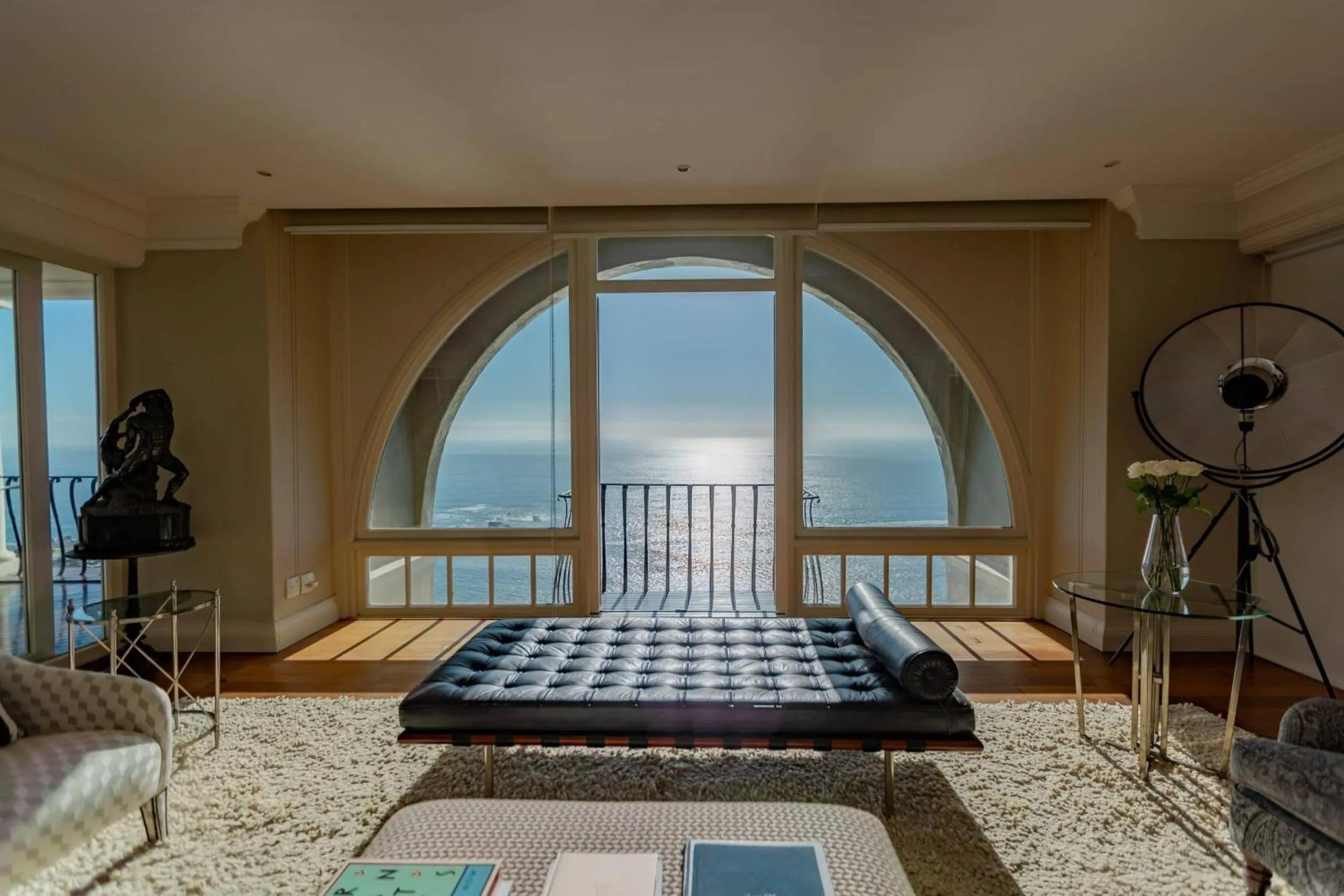 Bed in 21 Nettleton Boutique Hotel & Luxury Residence