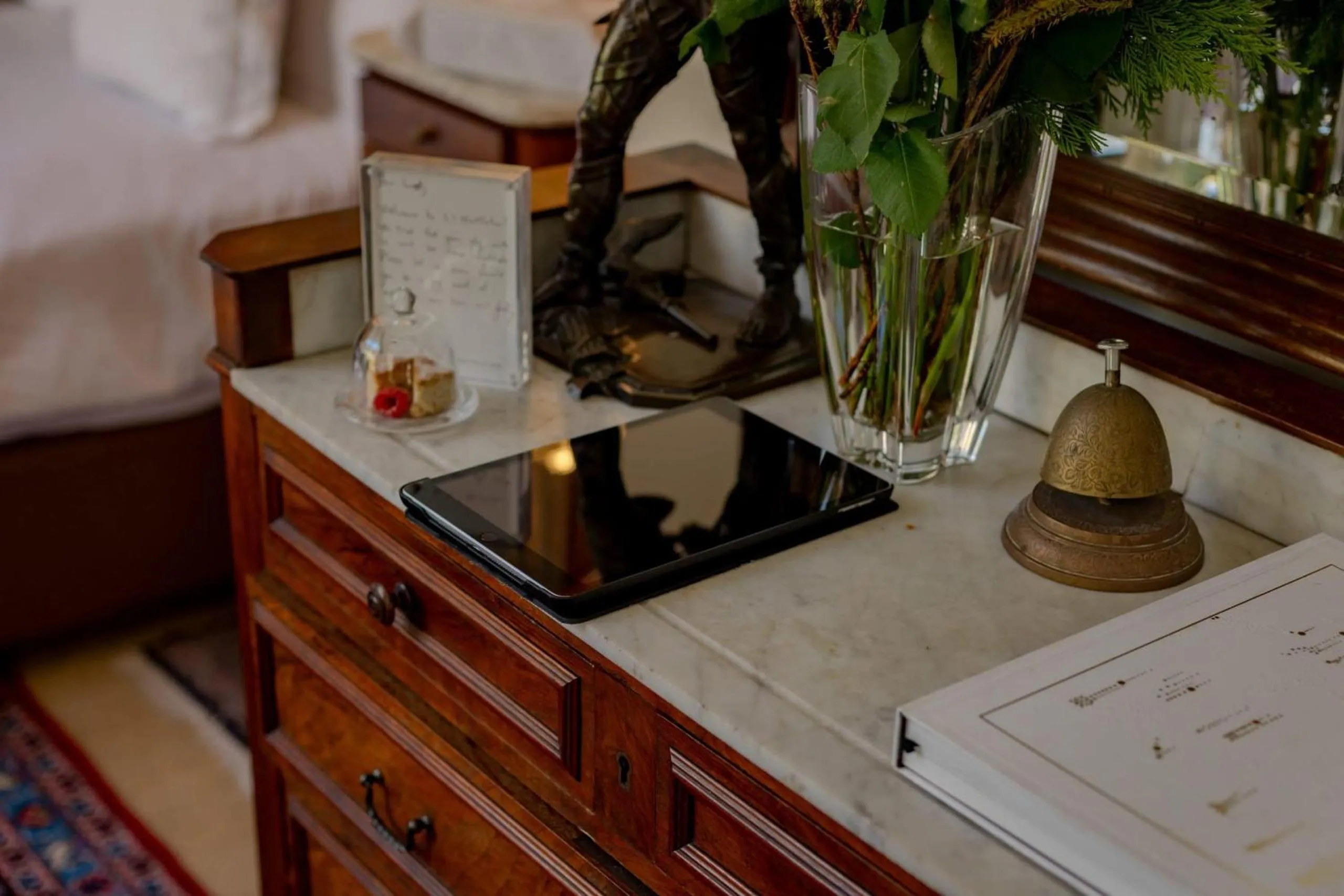 Food and drinks in 21 Nettleton Boutique Hotel & Luxury Residence