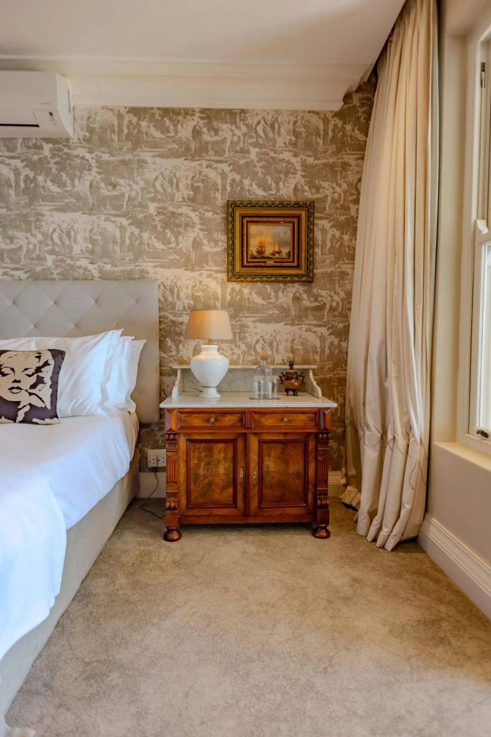 Bed in 21 Nettleton Boutique Hotel & Luxury Residence