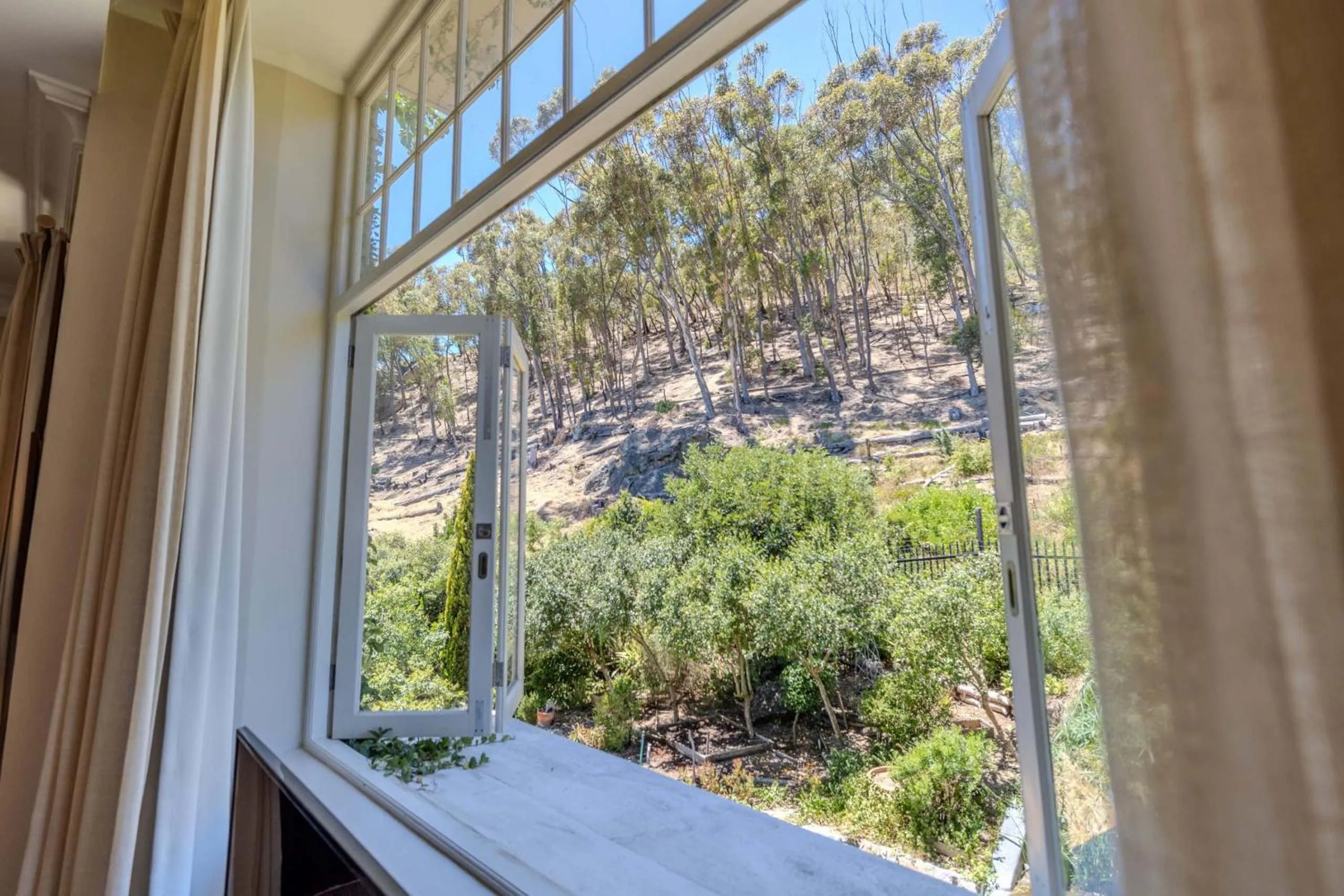 Natural landscape in 21 Nettleton Boutique Hotel & Luxury Residence