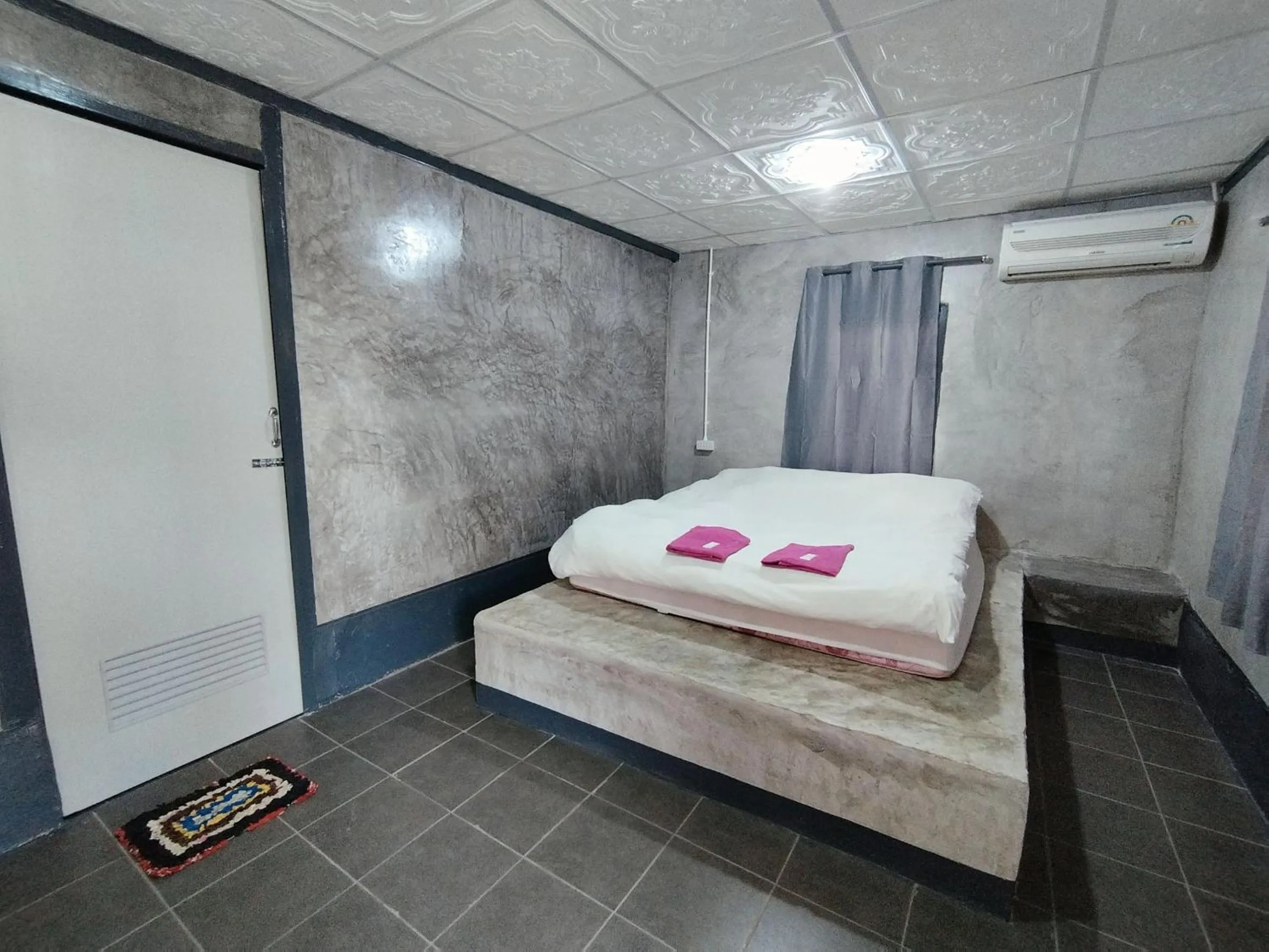 Bed in Pai Forest Resort