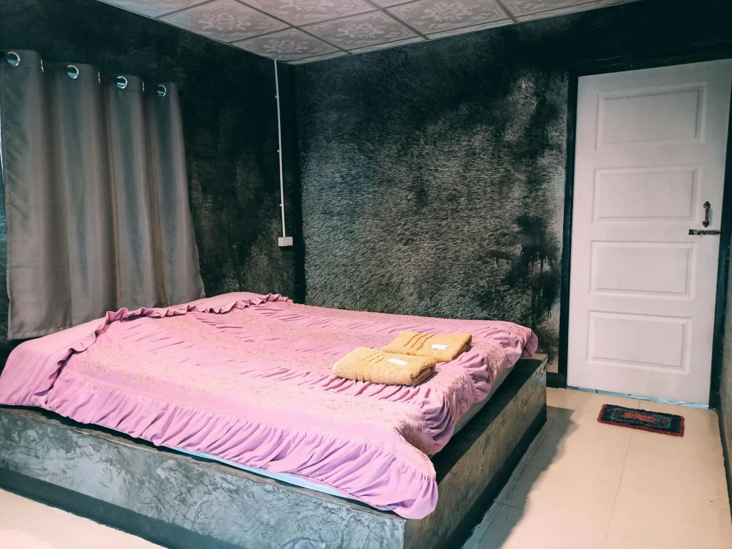 Bed in Pai Forest Resort