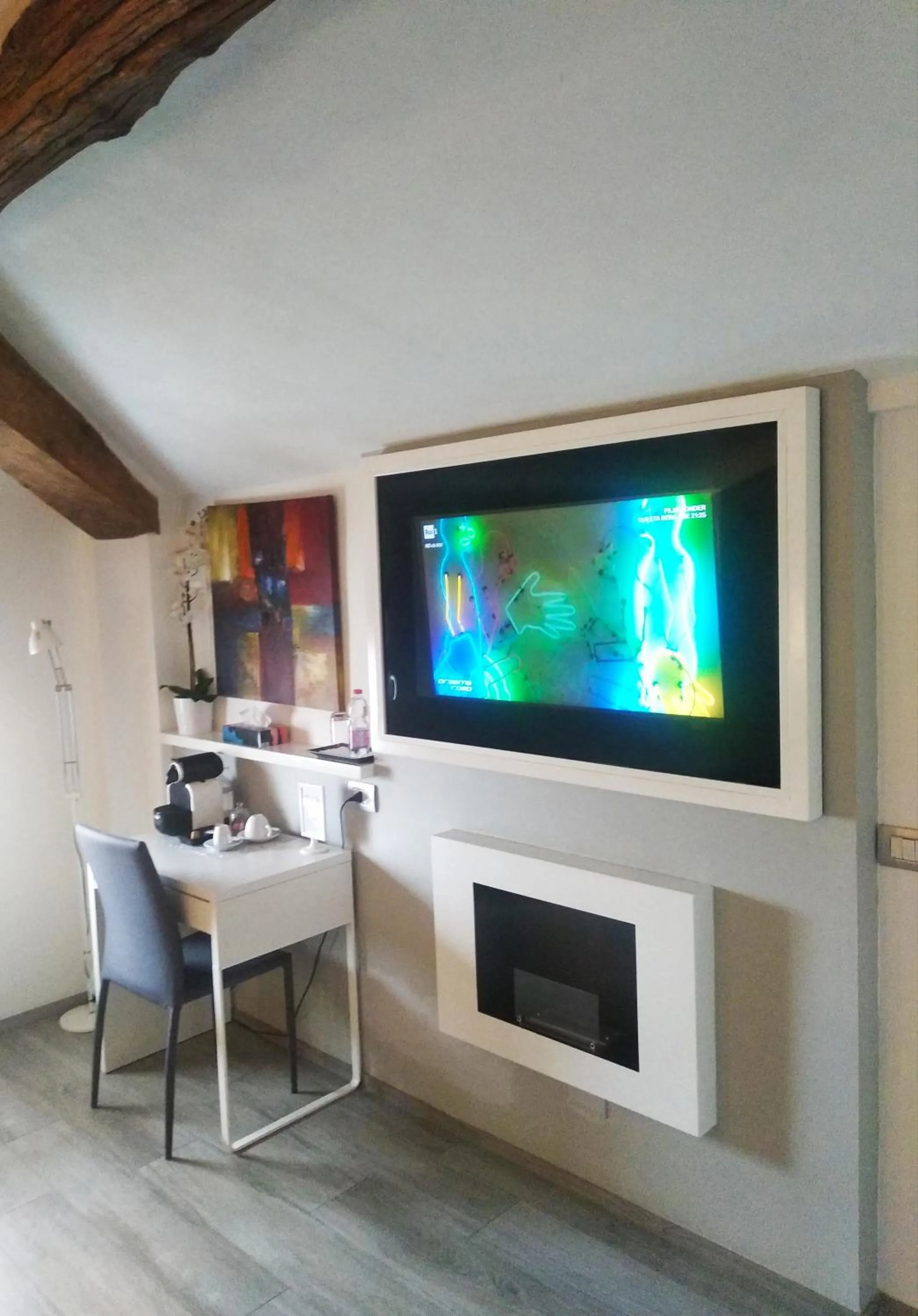 TV and multimedia in H5-5H Luxury Room