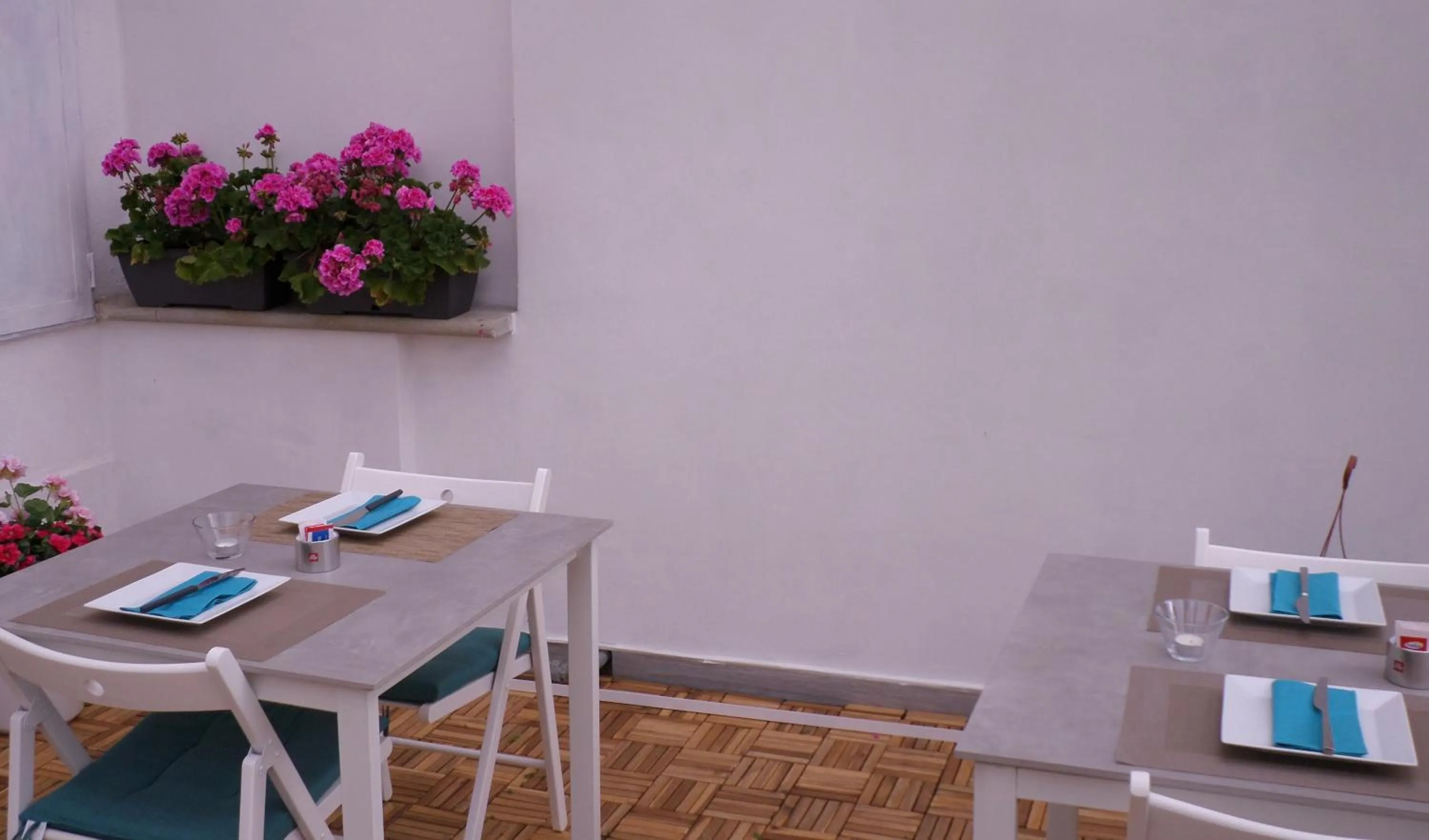 Buffet breakfast in H5-5H Luxury Room