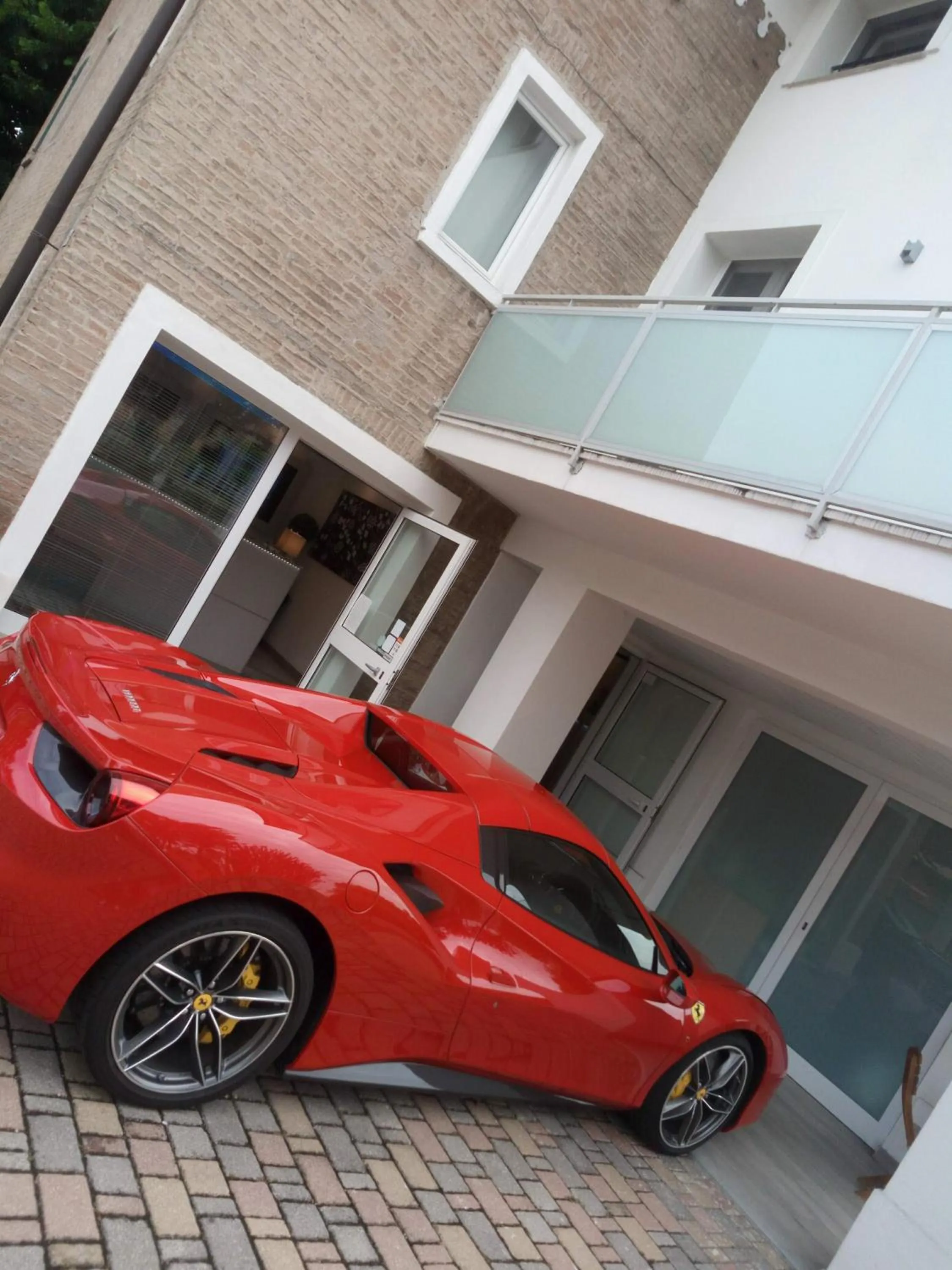 Parking in H5-5H Luxury Room