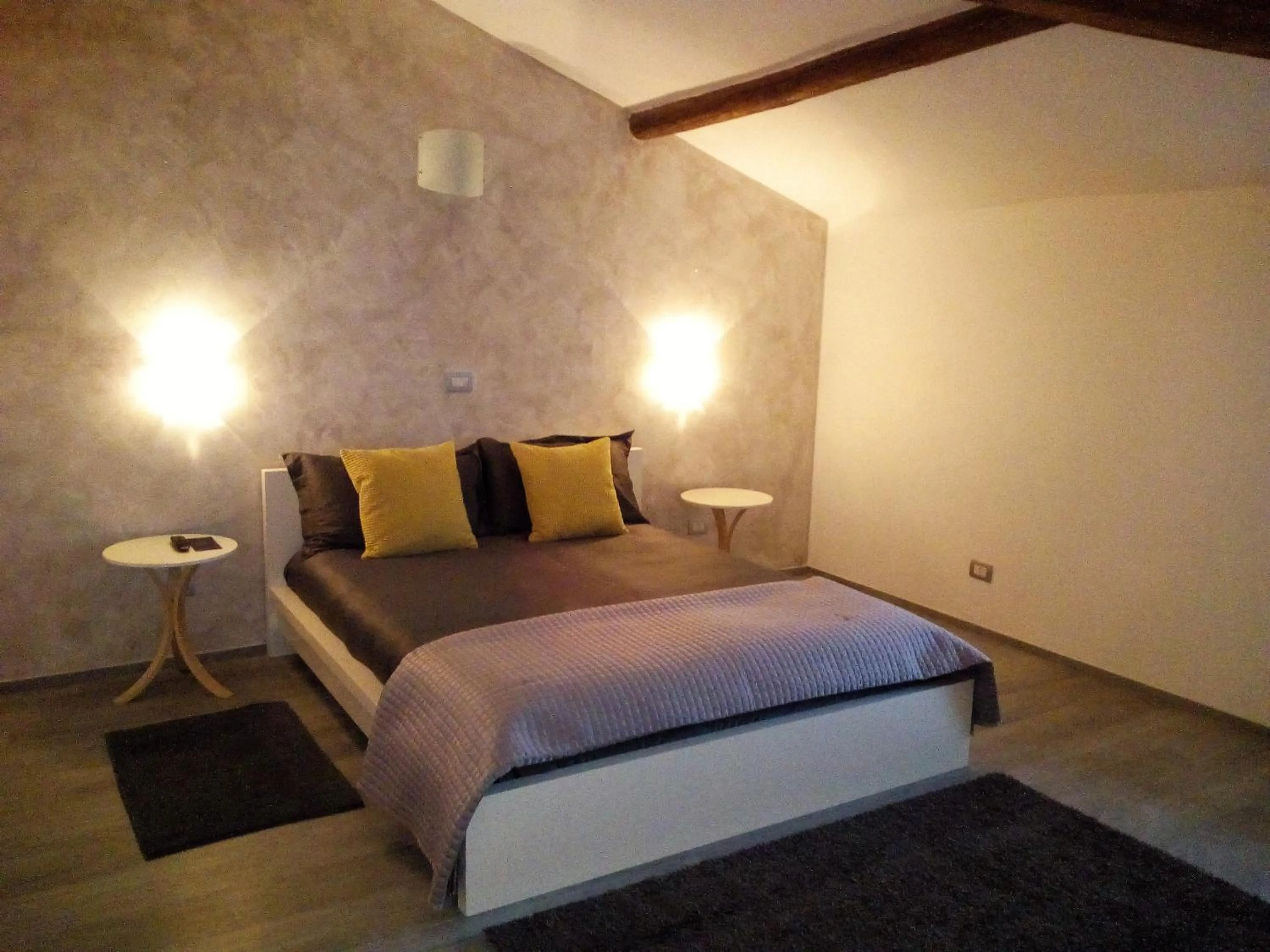 Bedroom in H5-5H Luxury Room