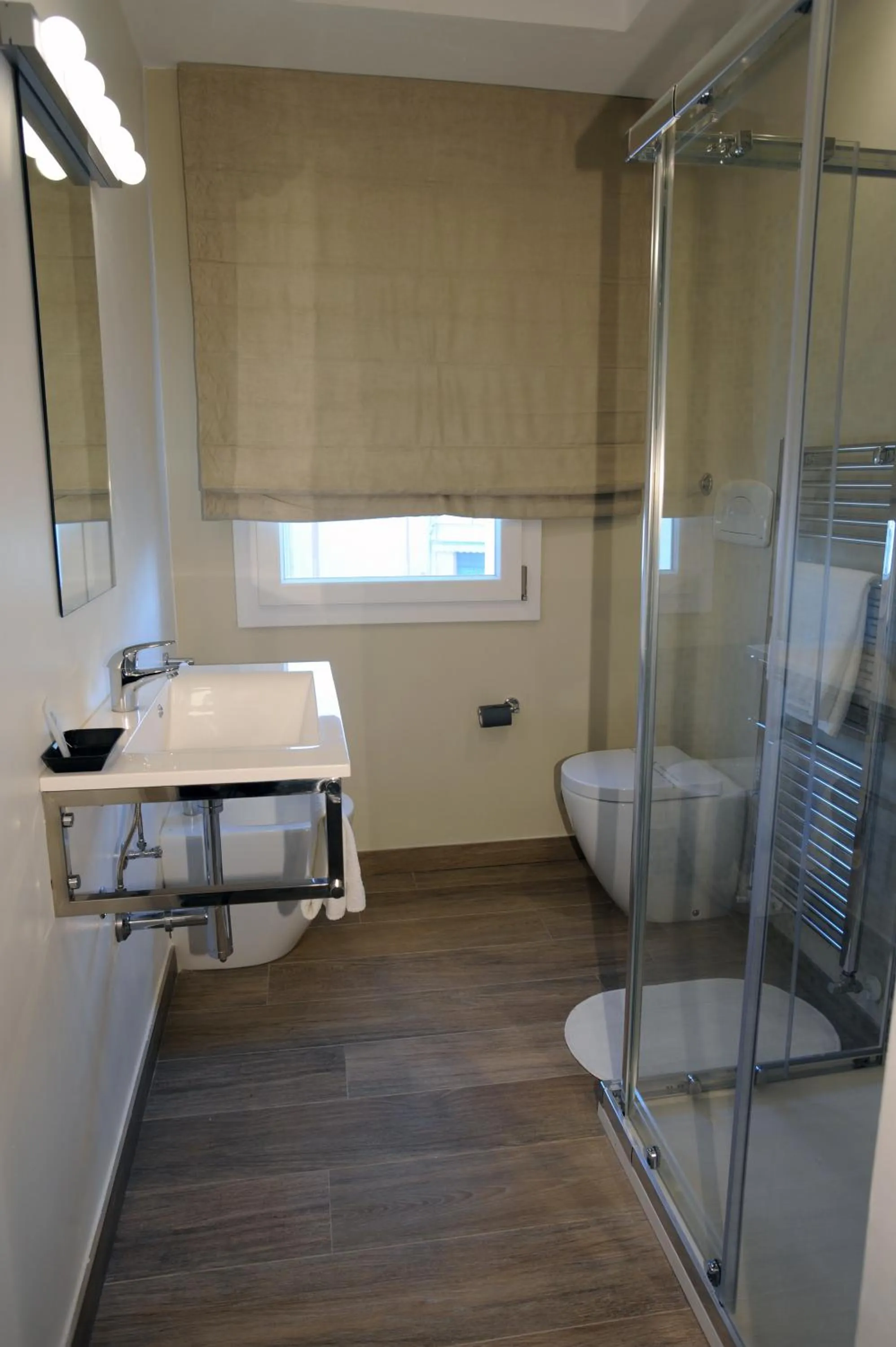 Bathroom in H5-5H Luxury Room