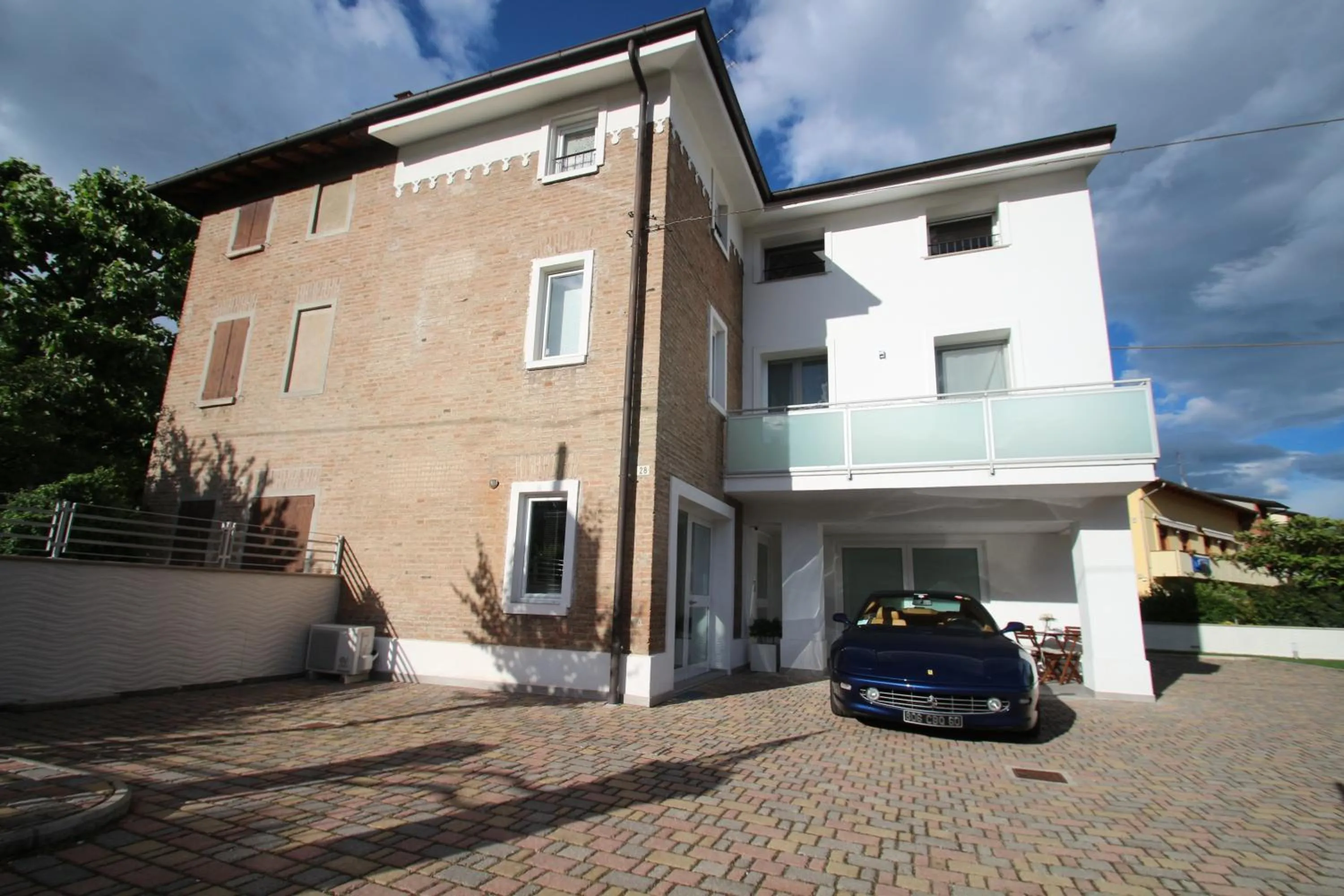 Facade/entrance in H5-5H Luxury Room