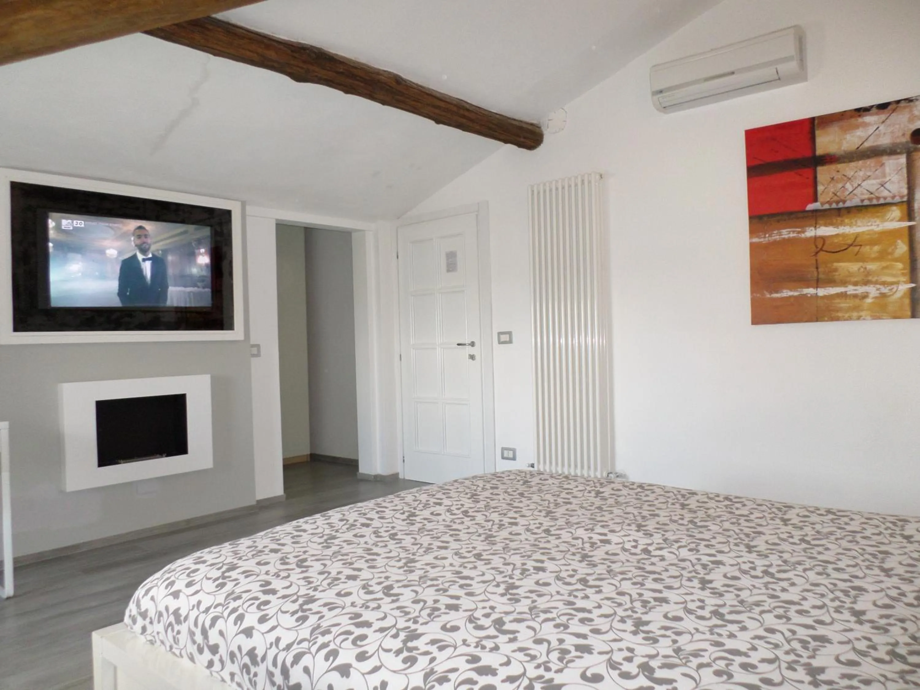 Bedroom in H5-5H Luxury Room