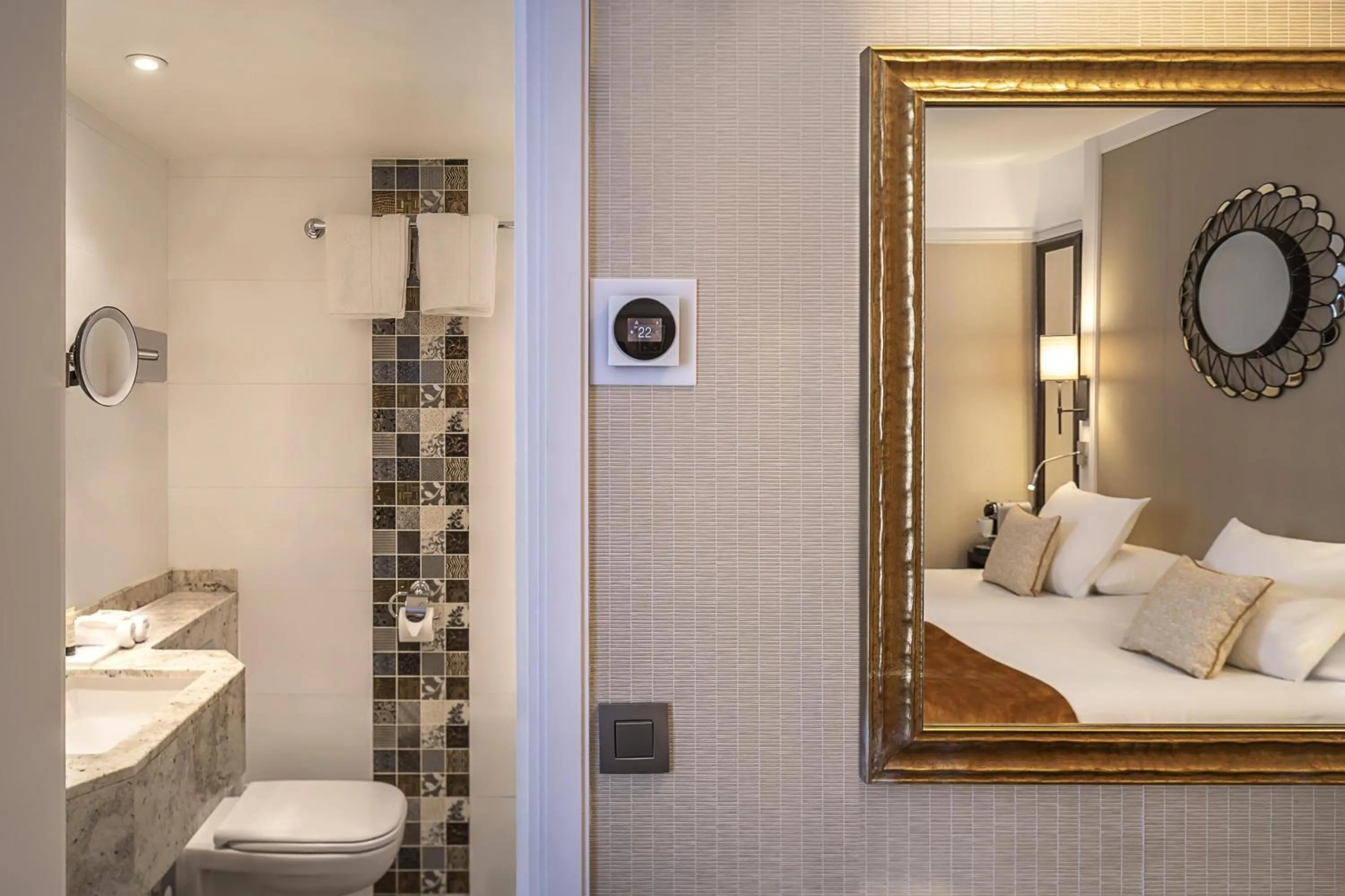 Bedroom, Bed in Best Western Plus Hotel Sydney Opera