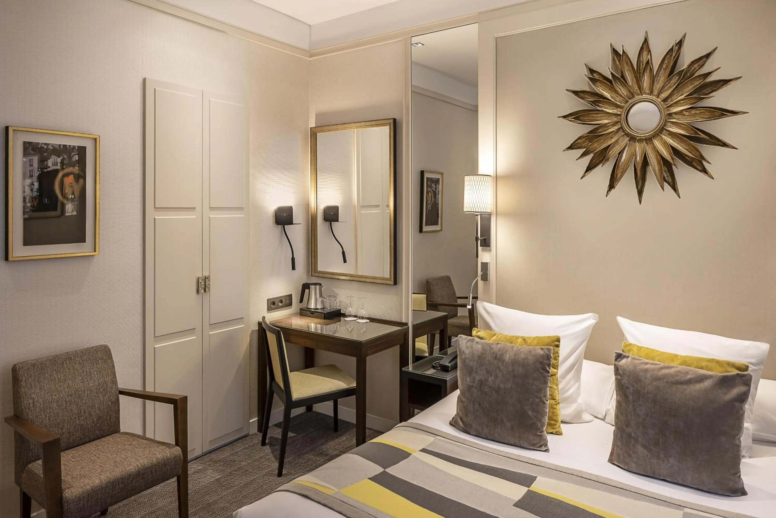 Bedroom, Bed in Best Western Plus Hotel Sydney Opera