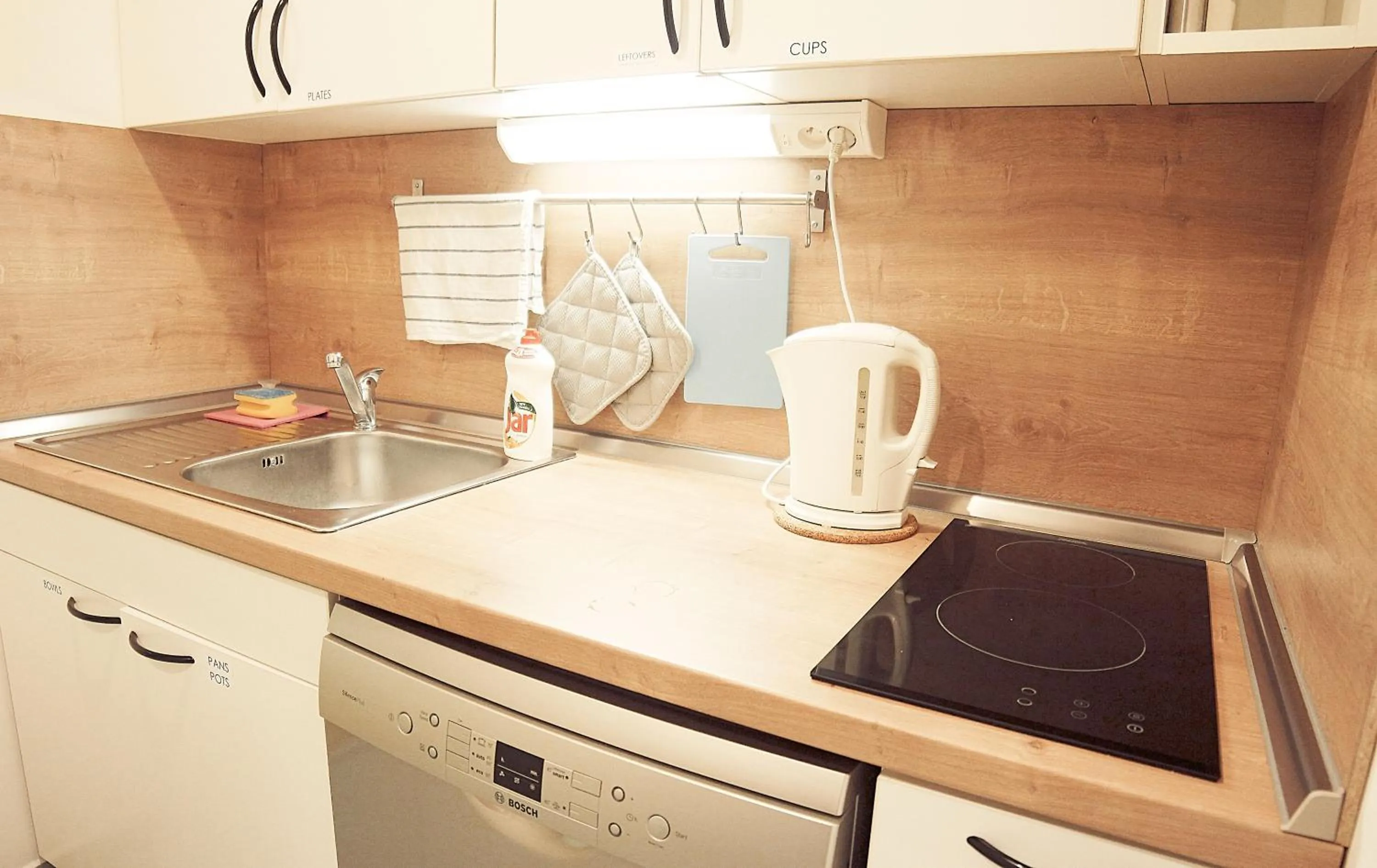 Communal kitchen in Hostel Folks