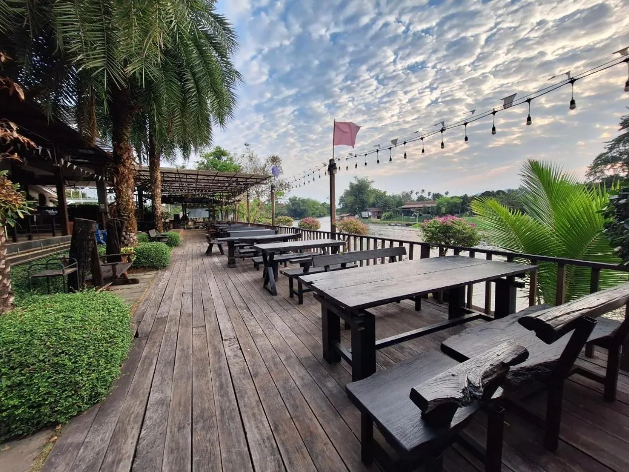 Restaurant/places to eat in Evergreen Resort Chanthaburi