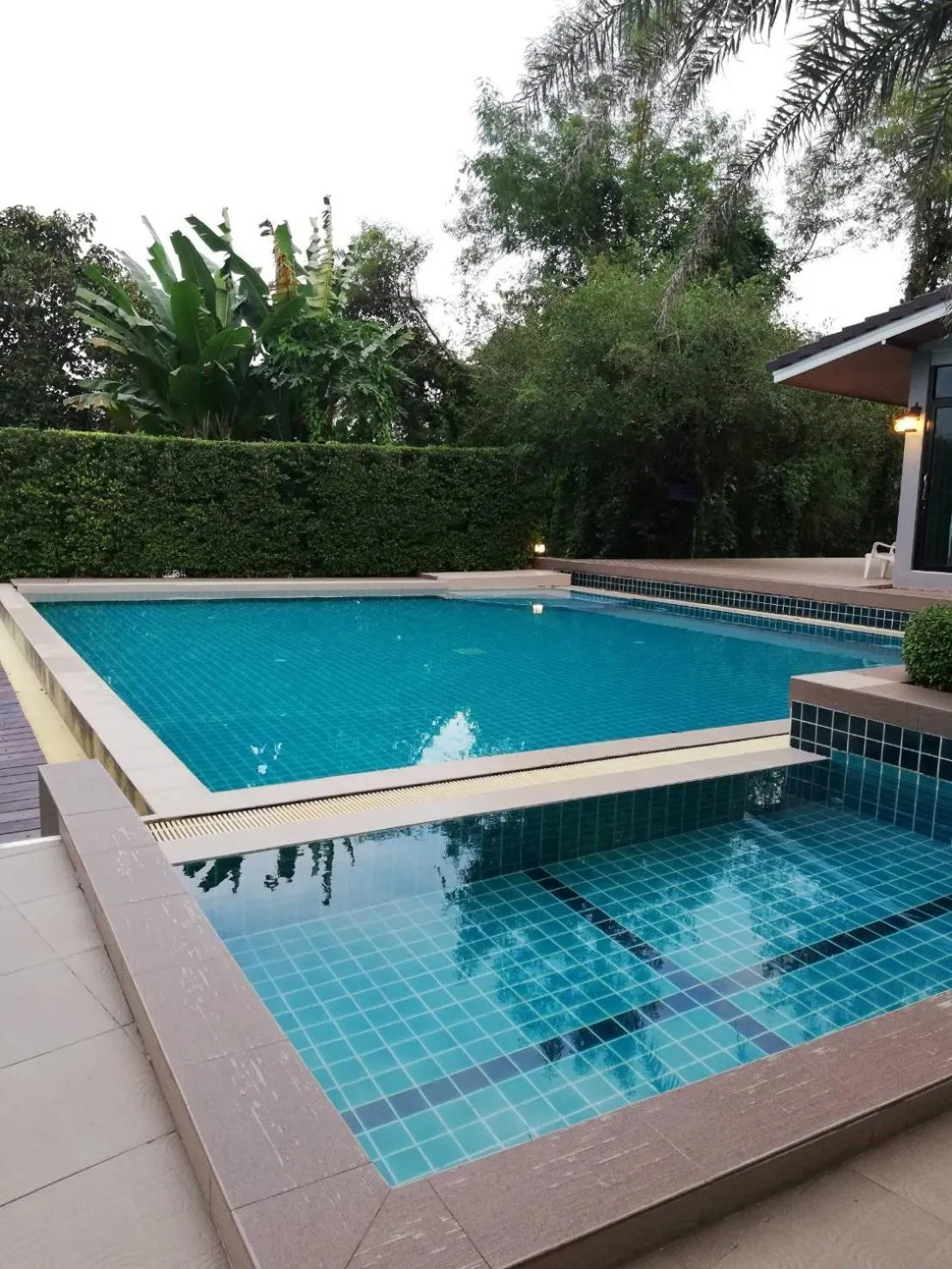 Swimming pool in Evergreen Resort Chanthaburi