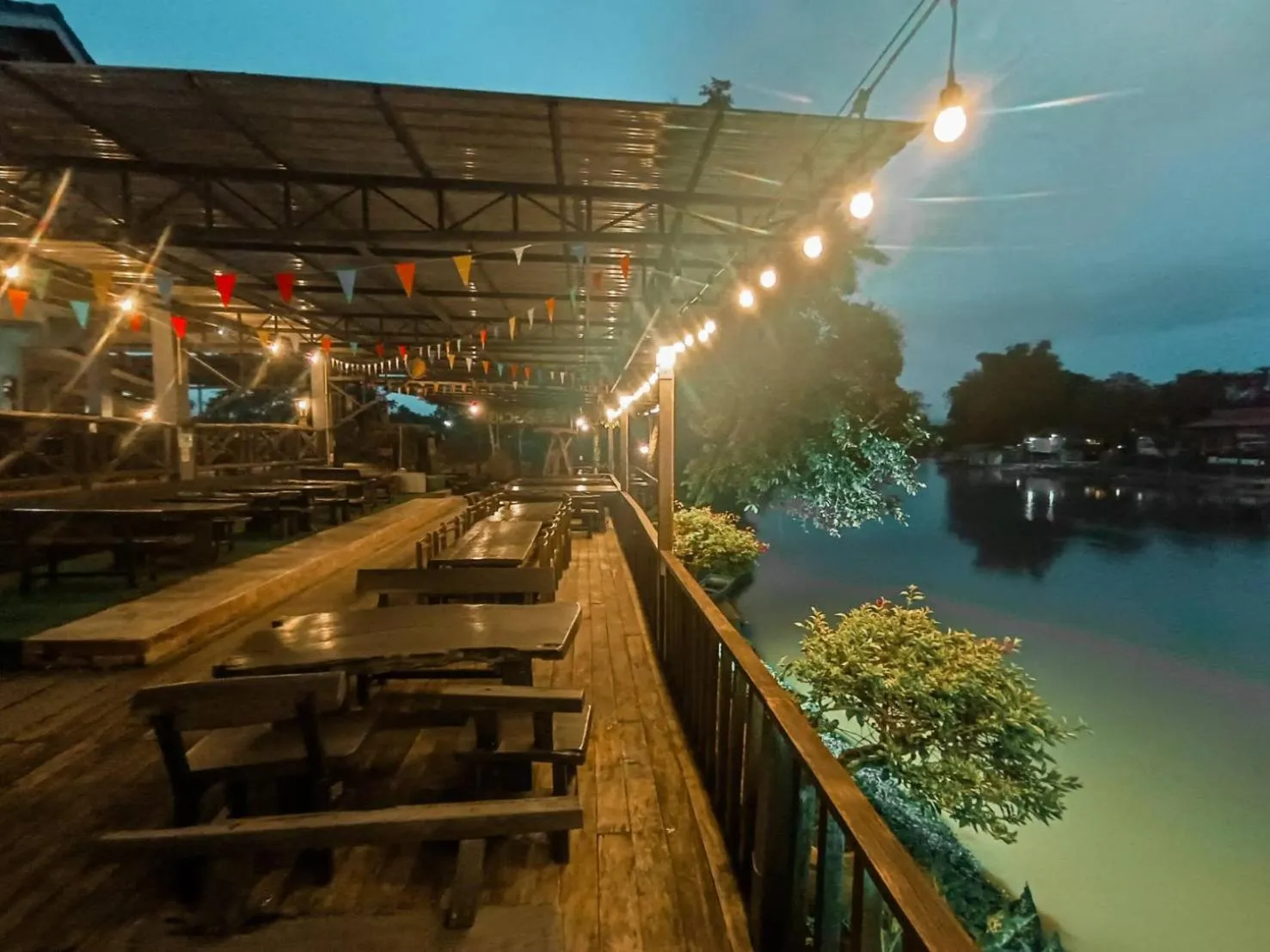 Restaurant/places to eat in Evergreen Resort Chanthaburi
