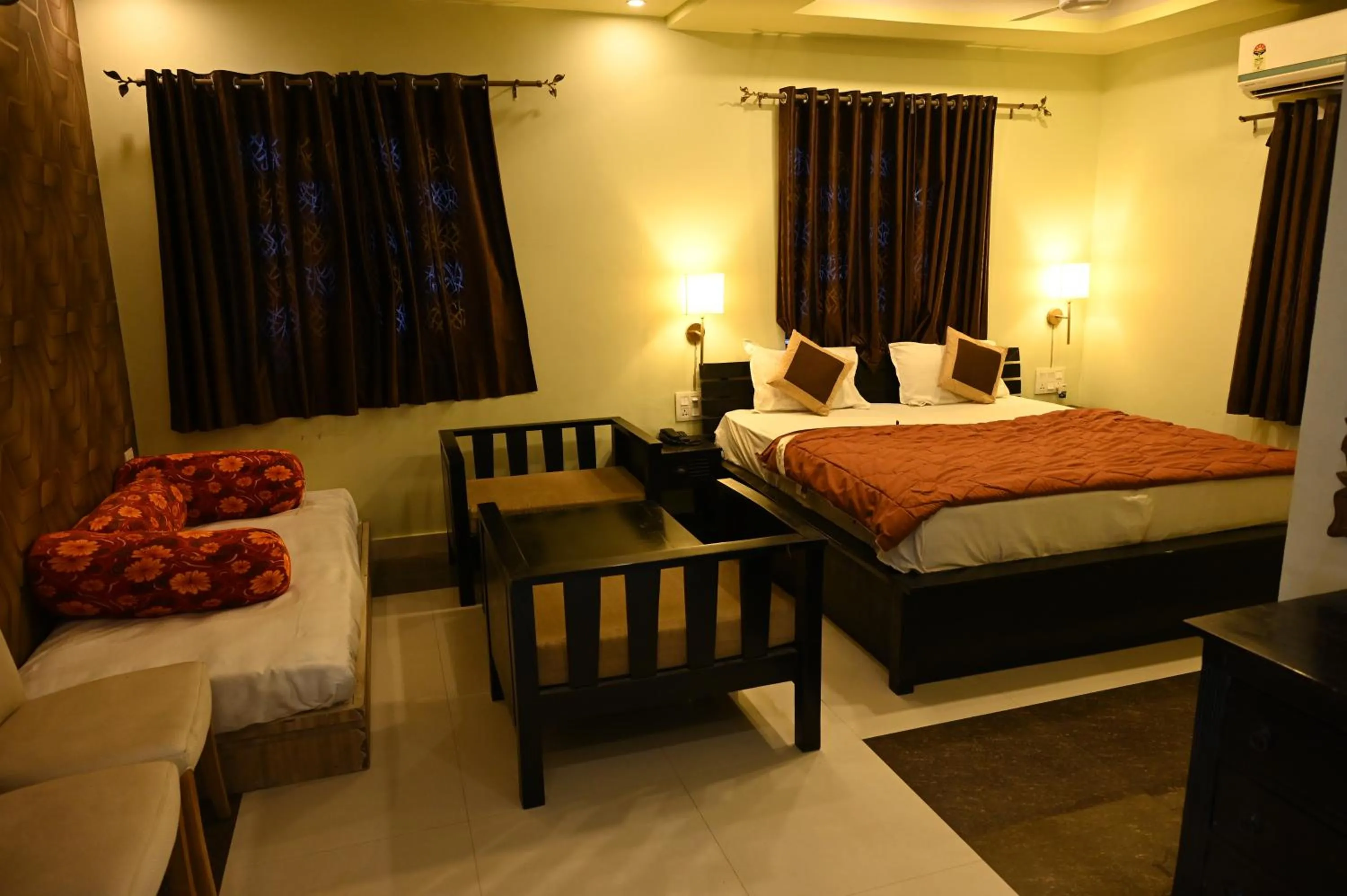 Bed in Om Heritage Haveli