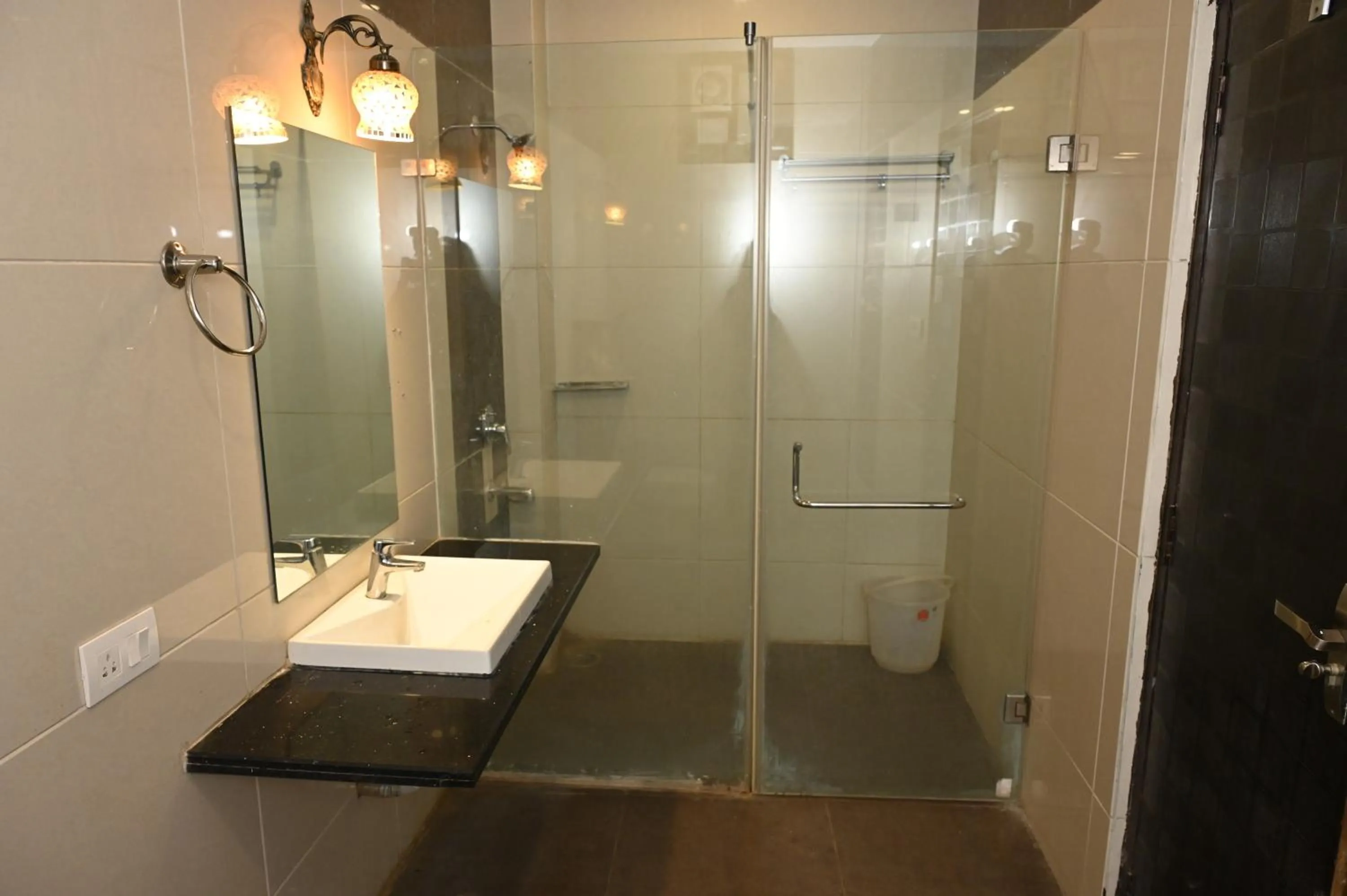 Shower in Om Heritage Haveli