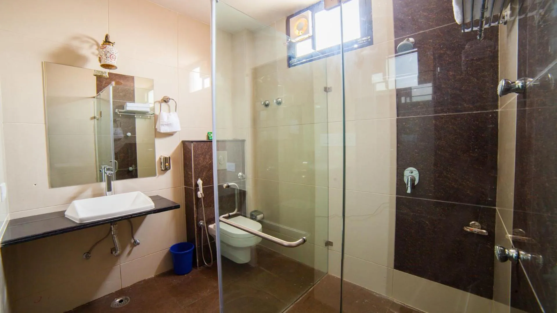 Photo of the whole room in Om Heritage Haveli