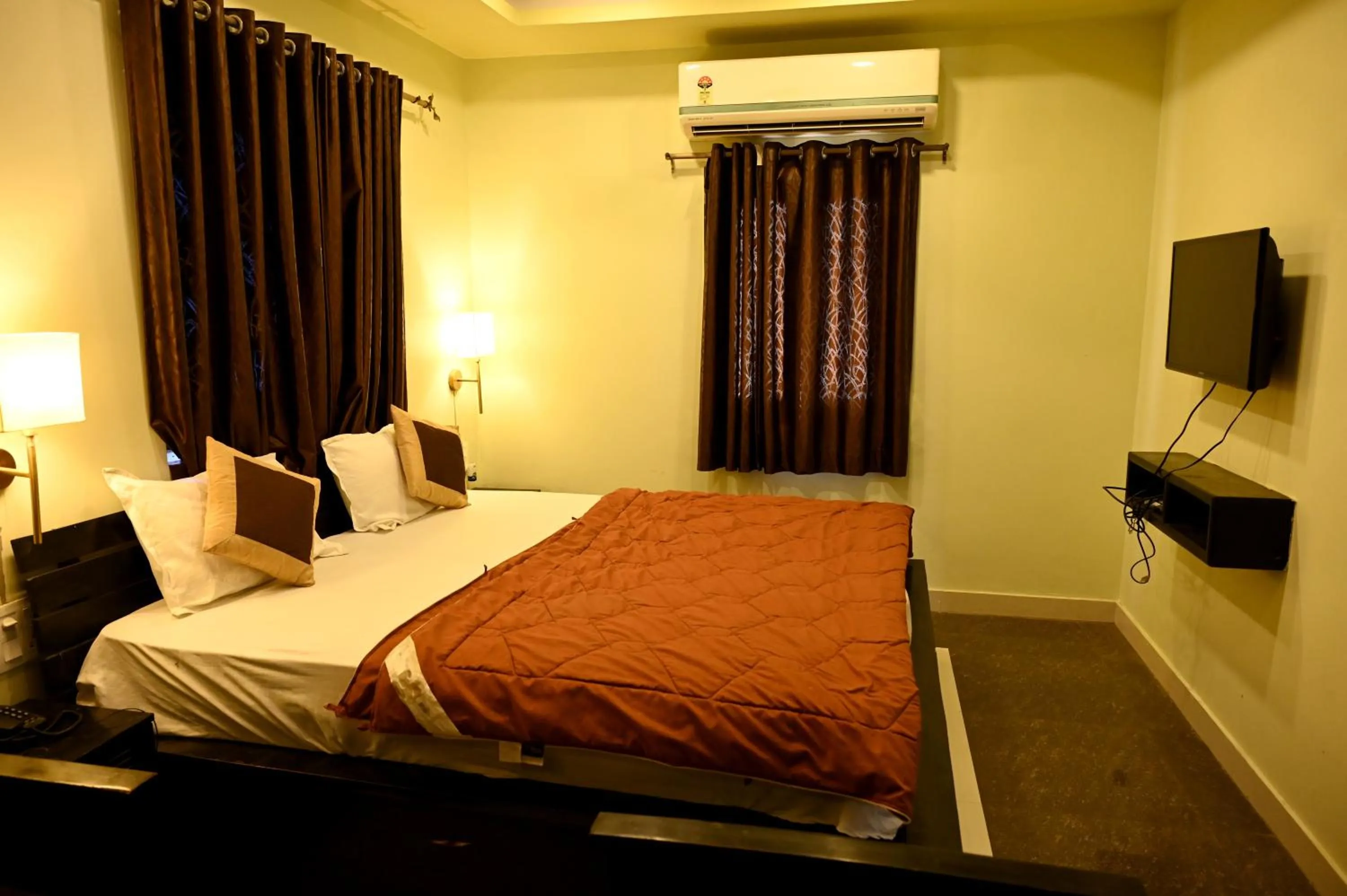 Bedroom, Bed in Om Heritage Haveli