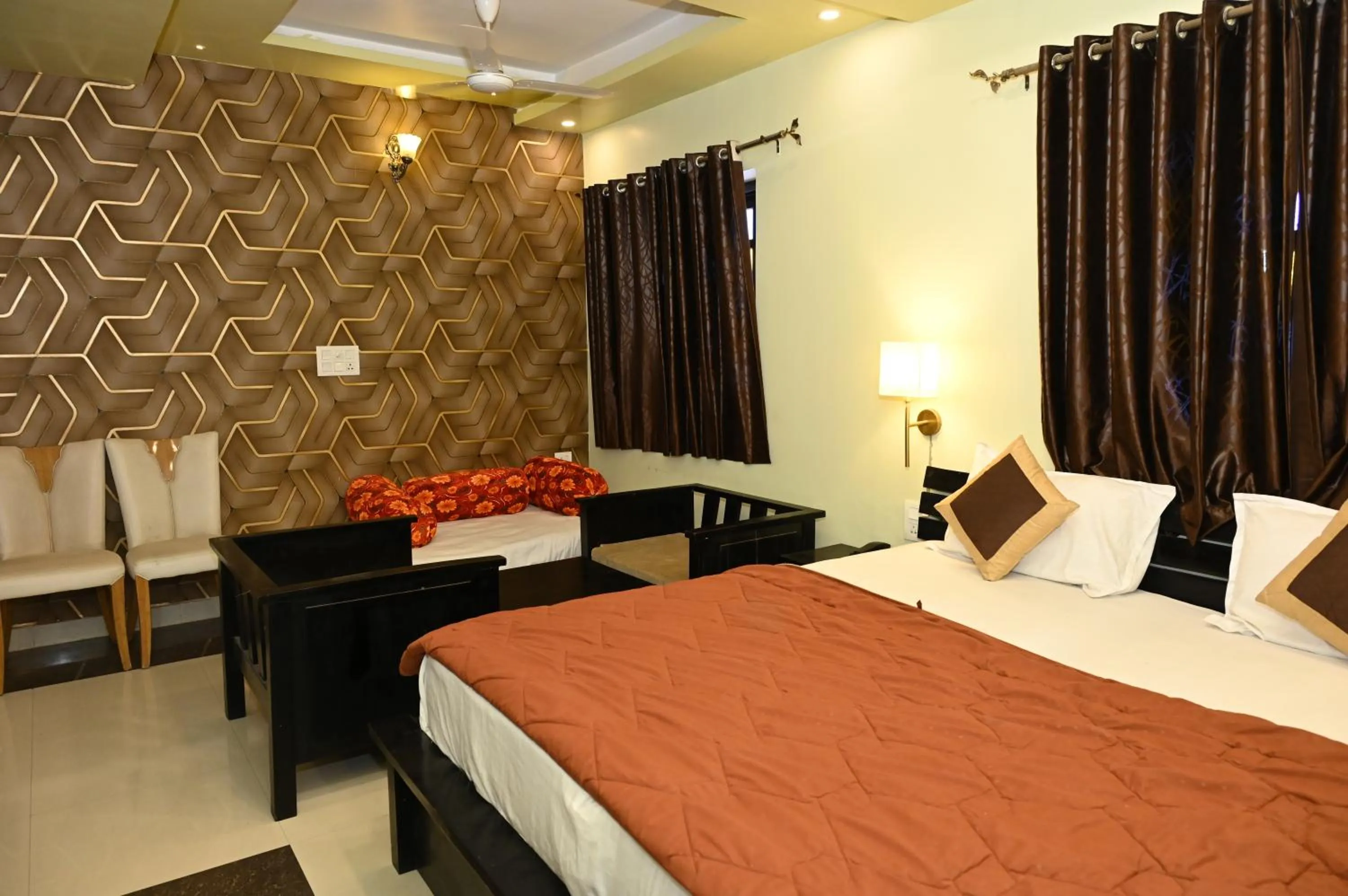 Bed in Om Heritage Haveli