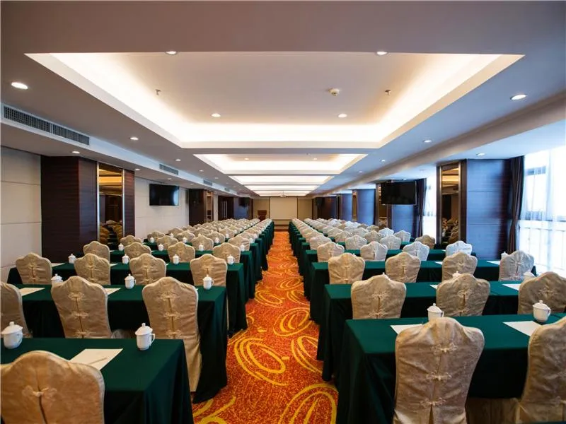 Vienna Hotel Zhumadian Huayuan Xuefu