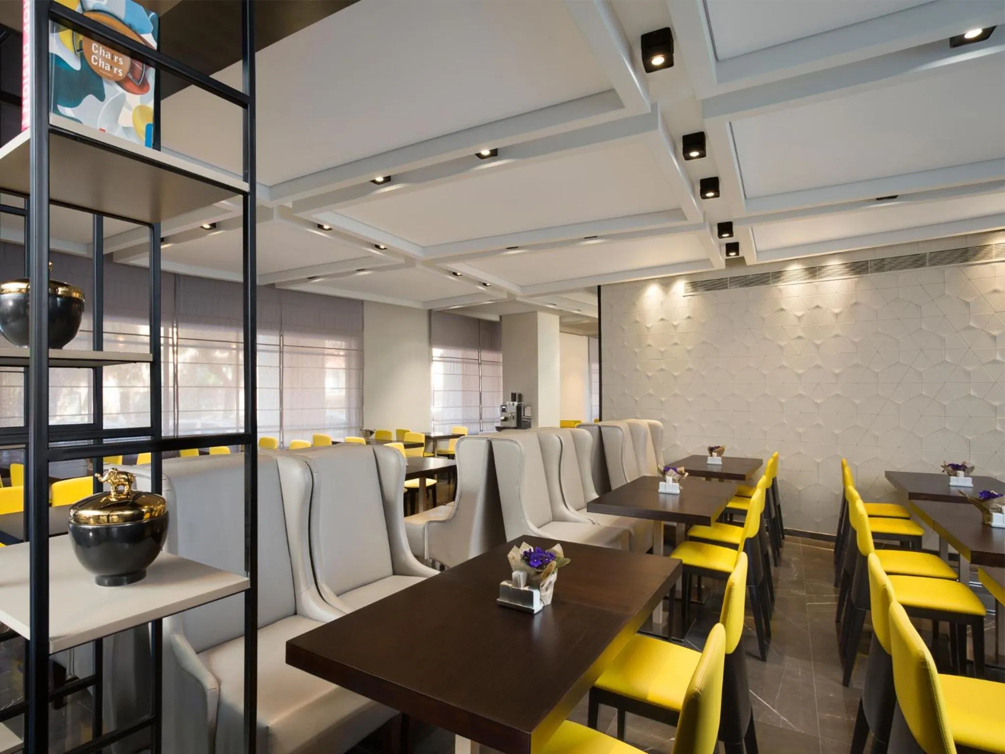 Restaurant/places to eat in Golden Crown Haifa