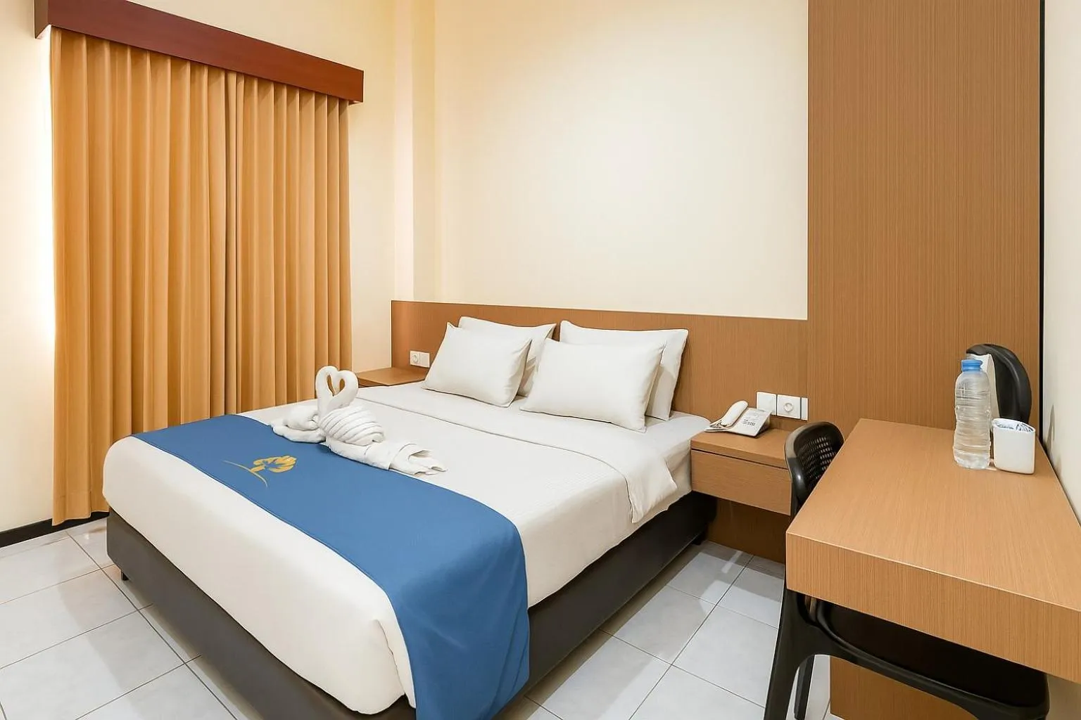 Bed in Ciptaningati Culture Hotel Batu