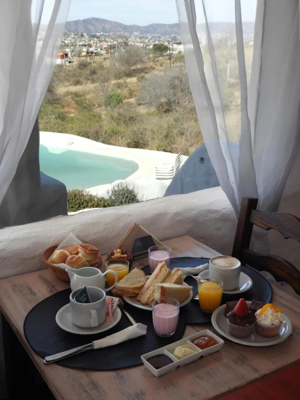 Breakfast in El Faro de Carpier - ApartHotel & Restaurante Bar Cafetería