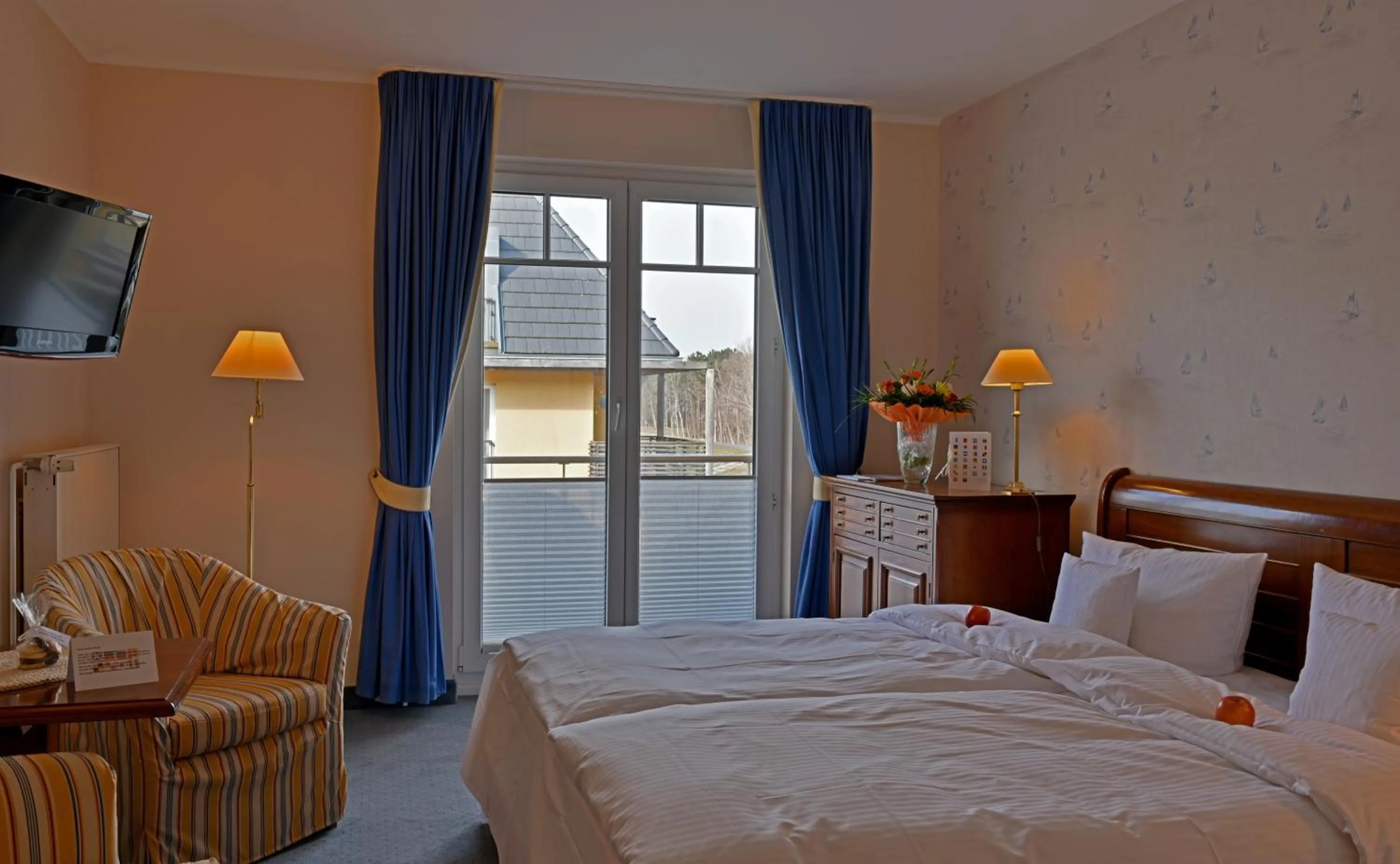 Photo of the whole room, Bed in Hotel Meerlust