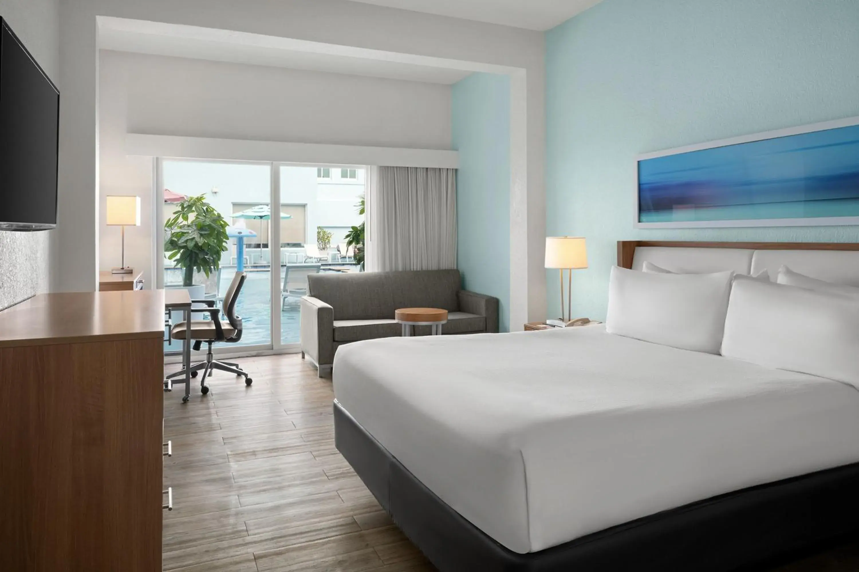 King Room with Pool Access in Courtyard by Marriott Nassau Downtown/Junkanoo Beach King Room with Pool Access in Courtyard by Marriott Nassau Downtown/Junkanoo Beach