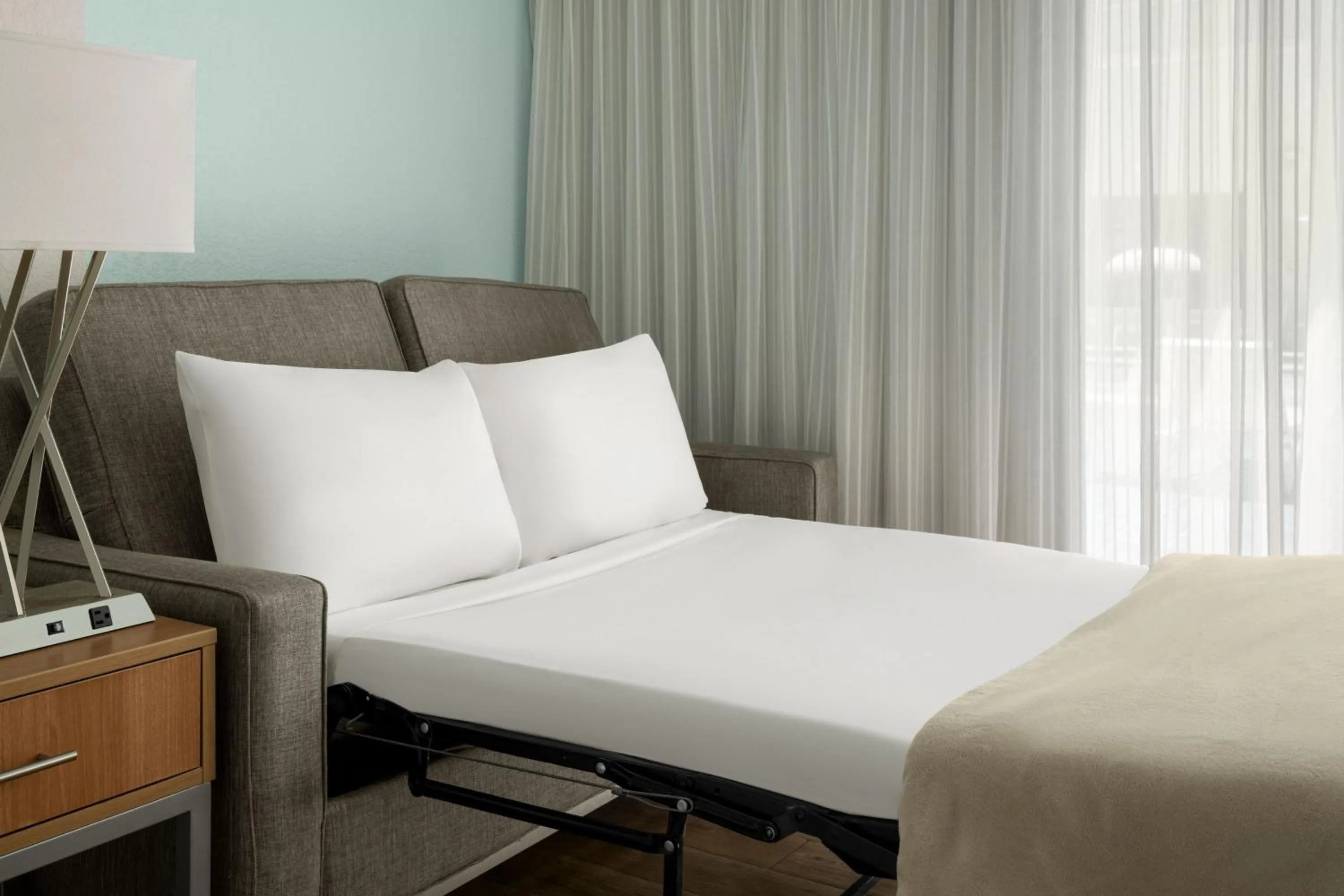 Photo of the whole room, Bed in Courtyard by Marriott Nassau Downtown/Junkanoo Beach