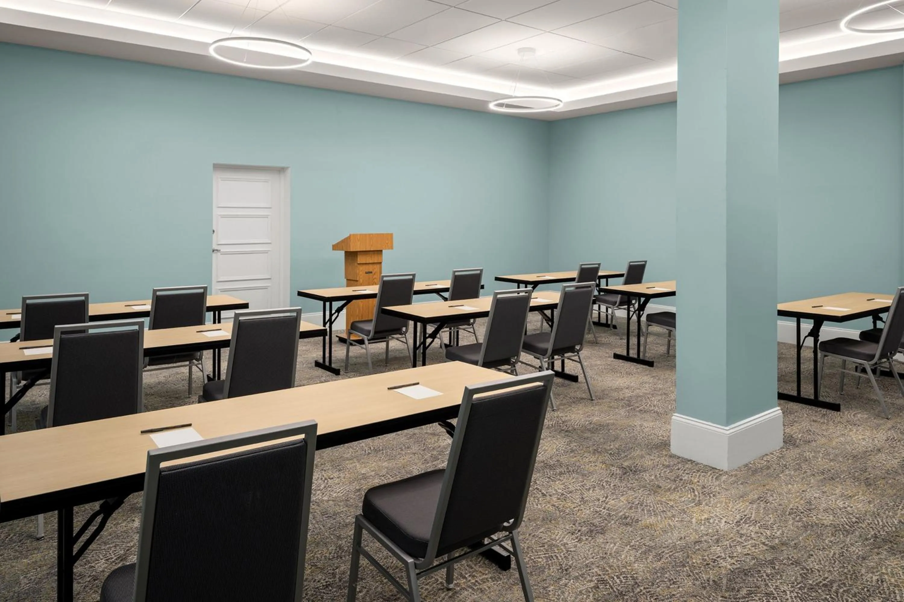 Meeting/conference room in Courtyard by Marriott Nassau Downtown/Junkanoo Beach