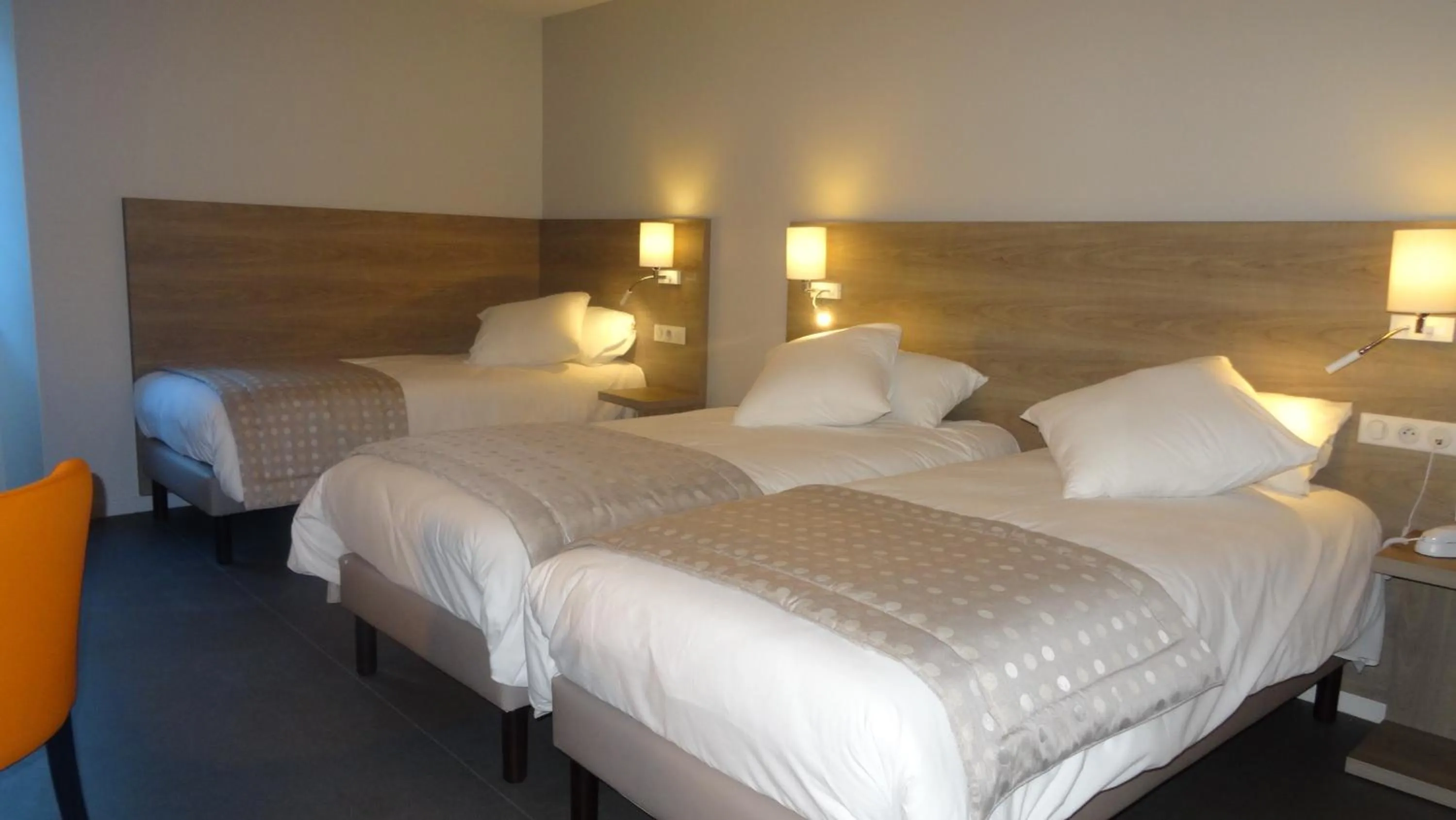 Bedroom, Bed in Parc Hôtel Pompadour