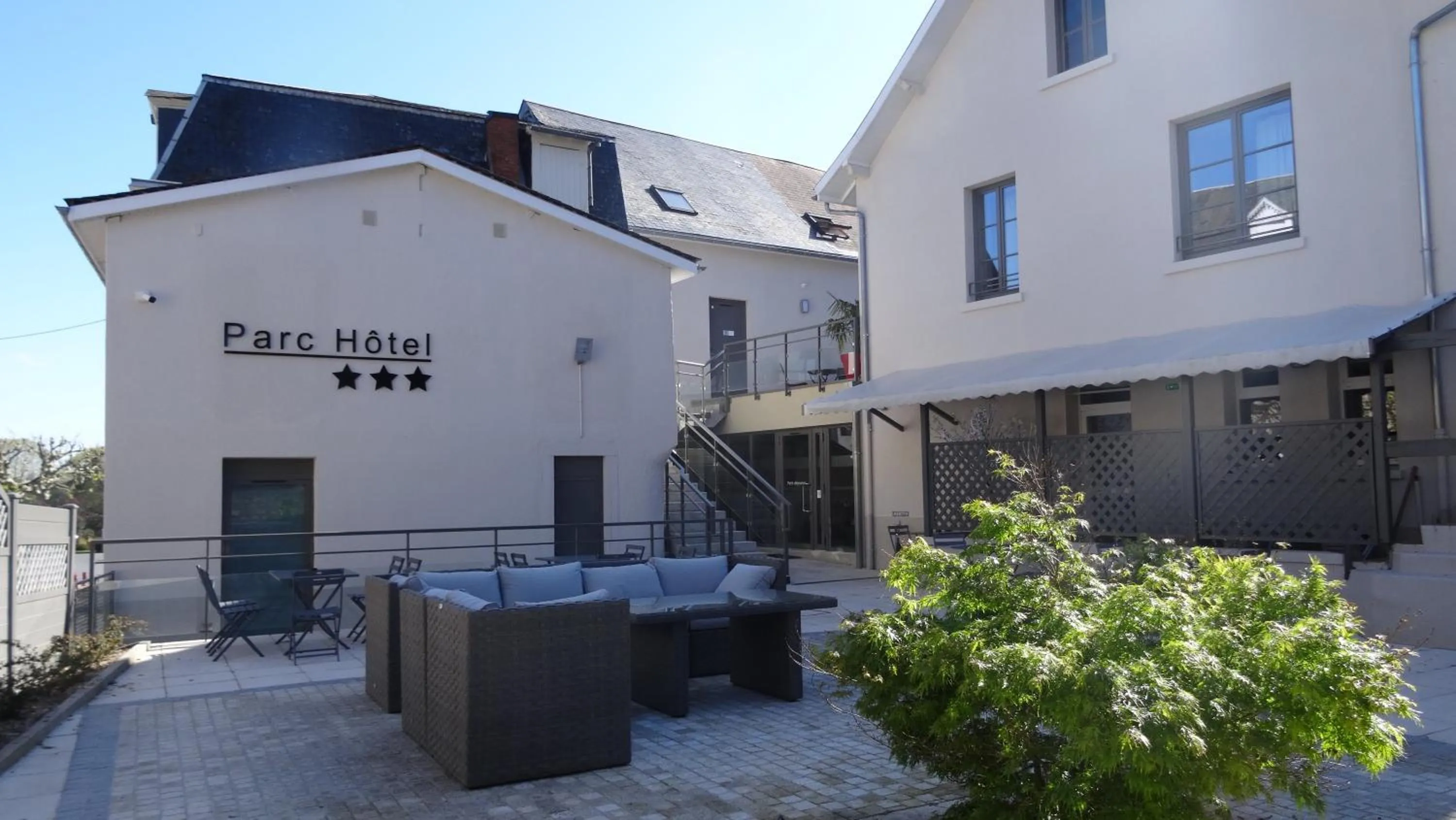 Garden in Parc Hôtel Pompadour