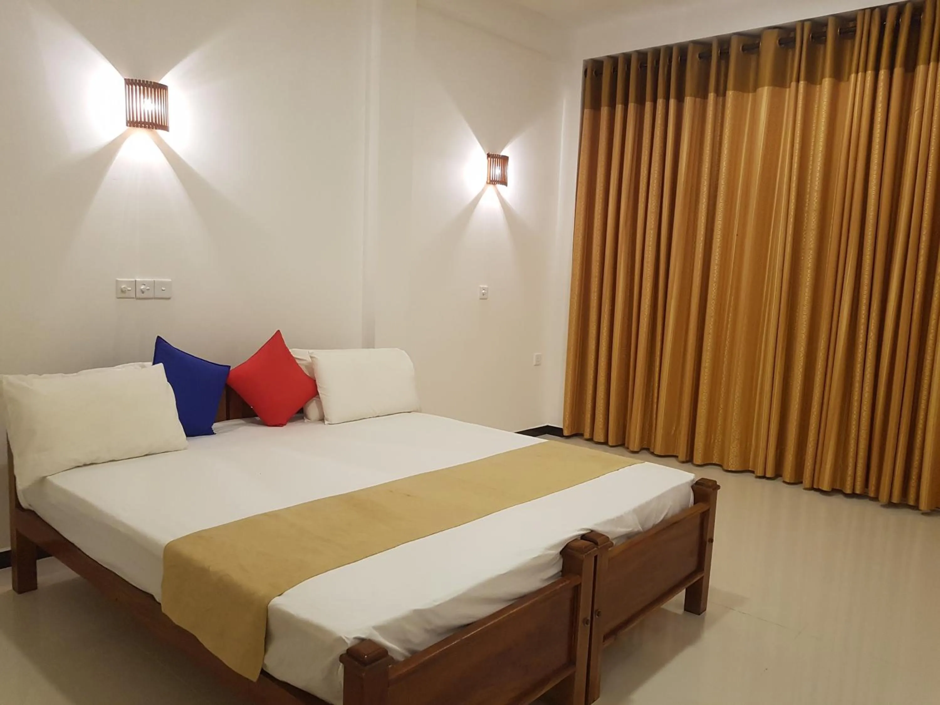 Bed in Sunray Beach House