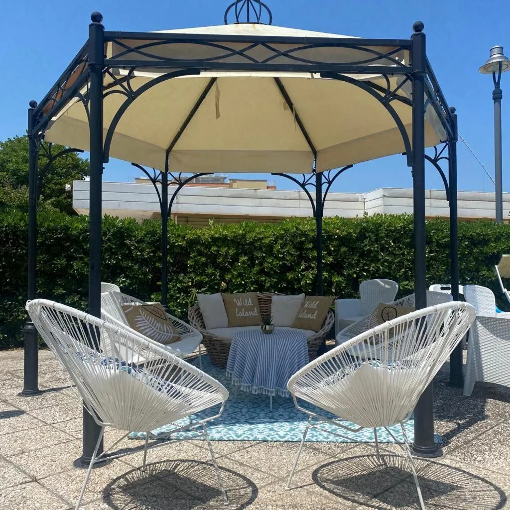 Swimming pool in Residence Record