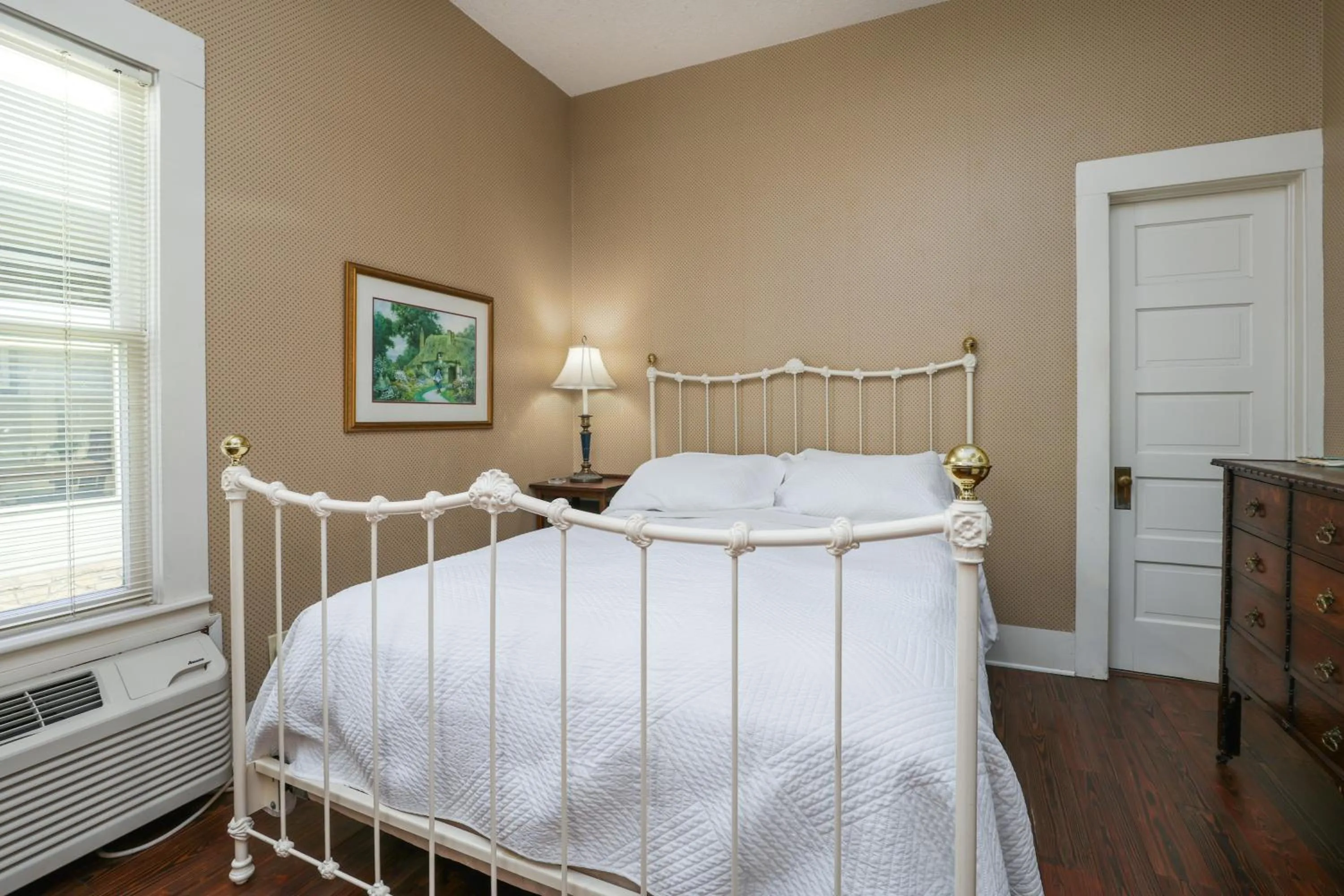 Bed in Inn On The River