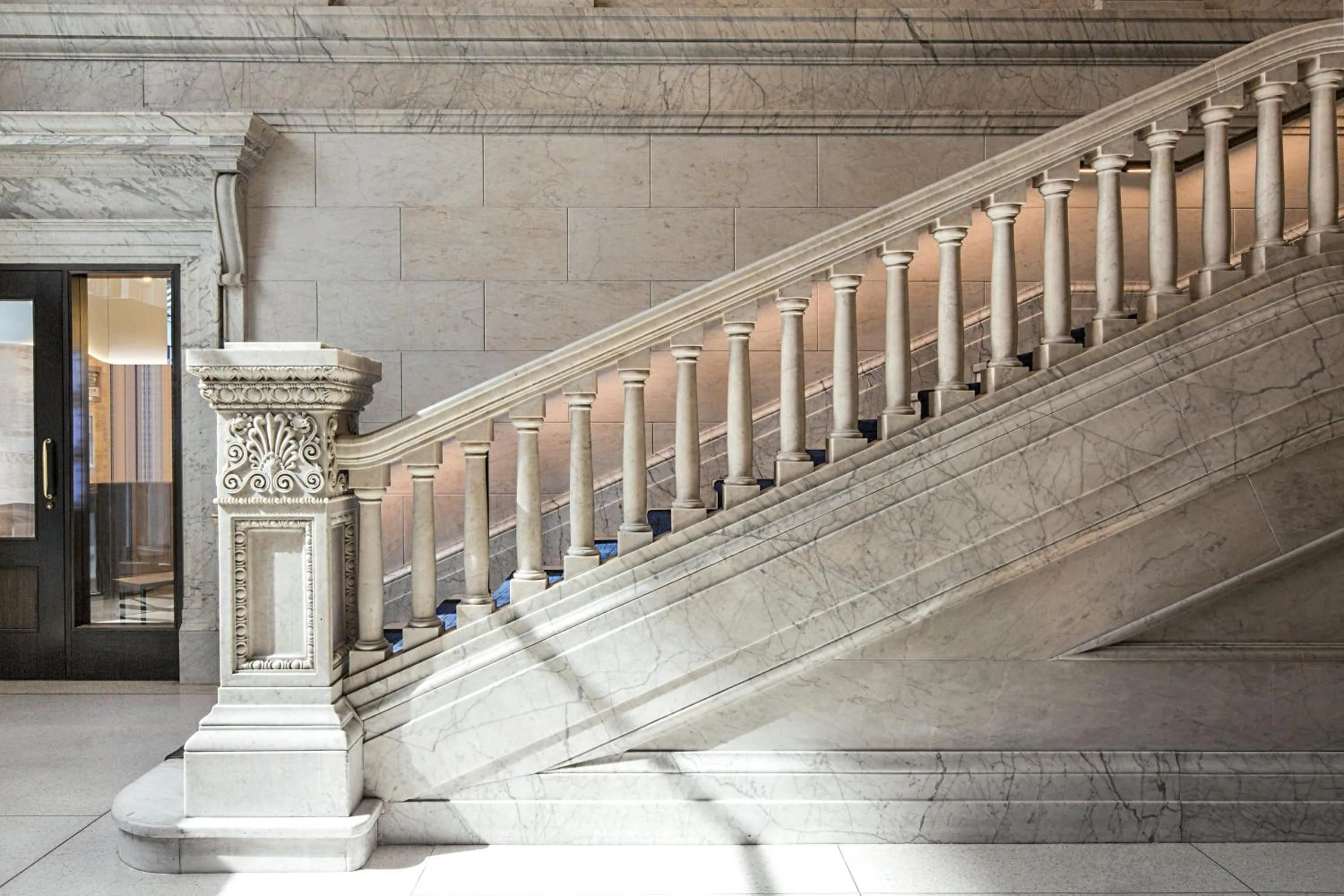 Property building in Kimpton Gray Hotel Chicago by IHG