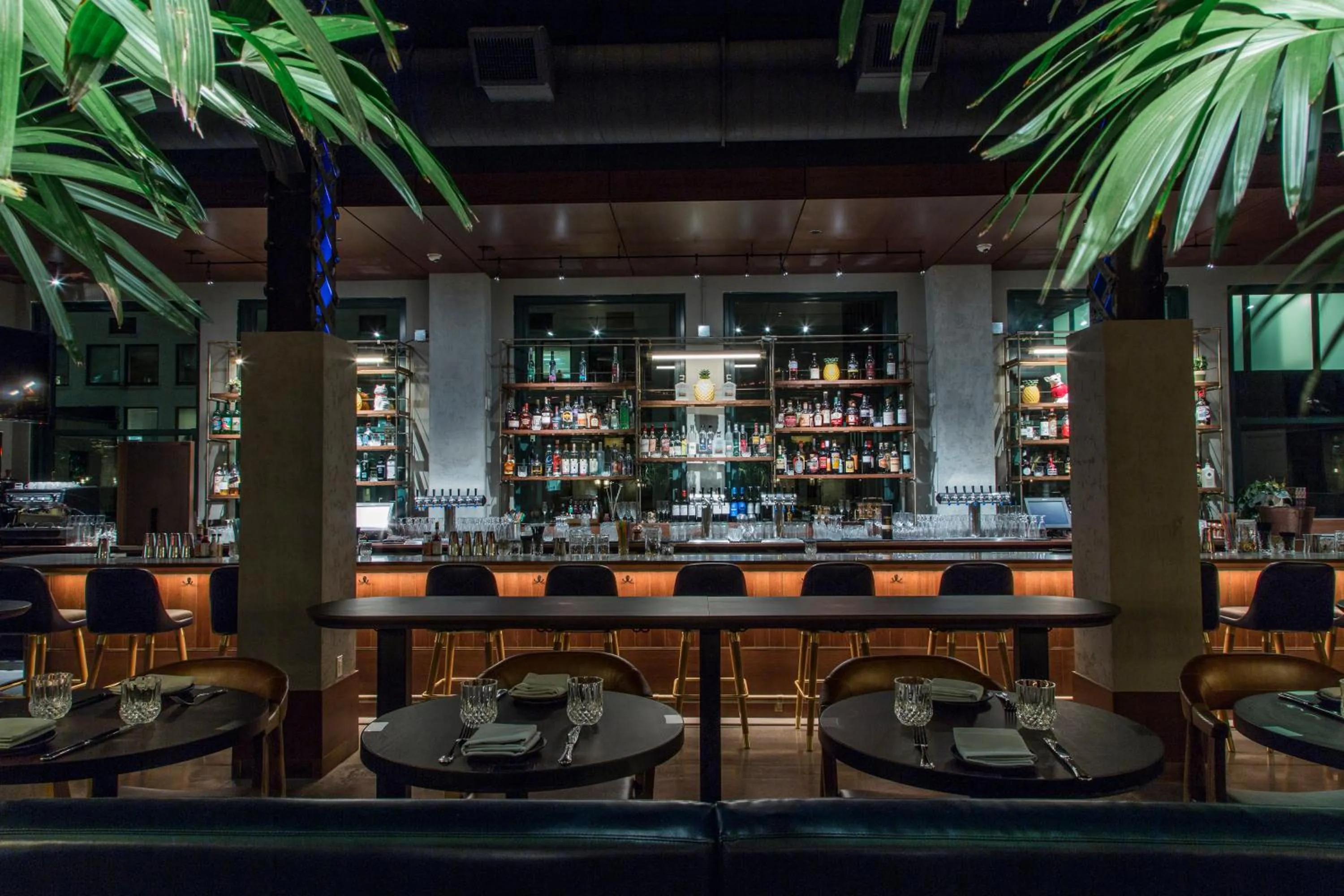 Restaurant/places to eat in Kimpton Gray Hotel Chicago by IHG