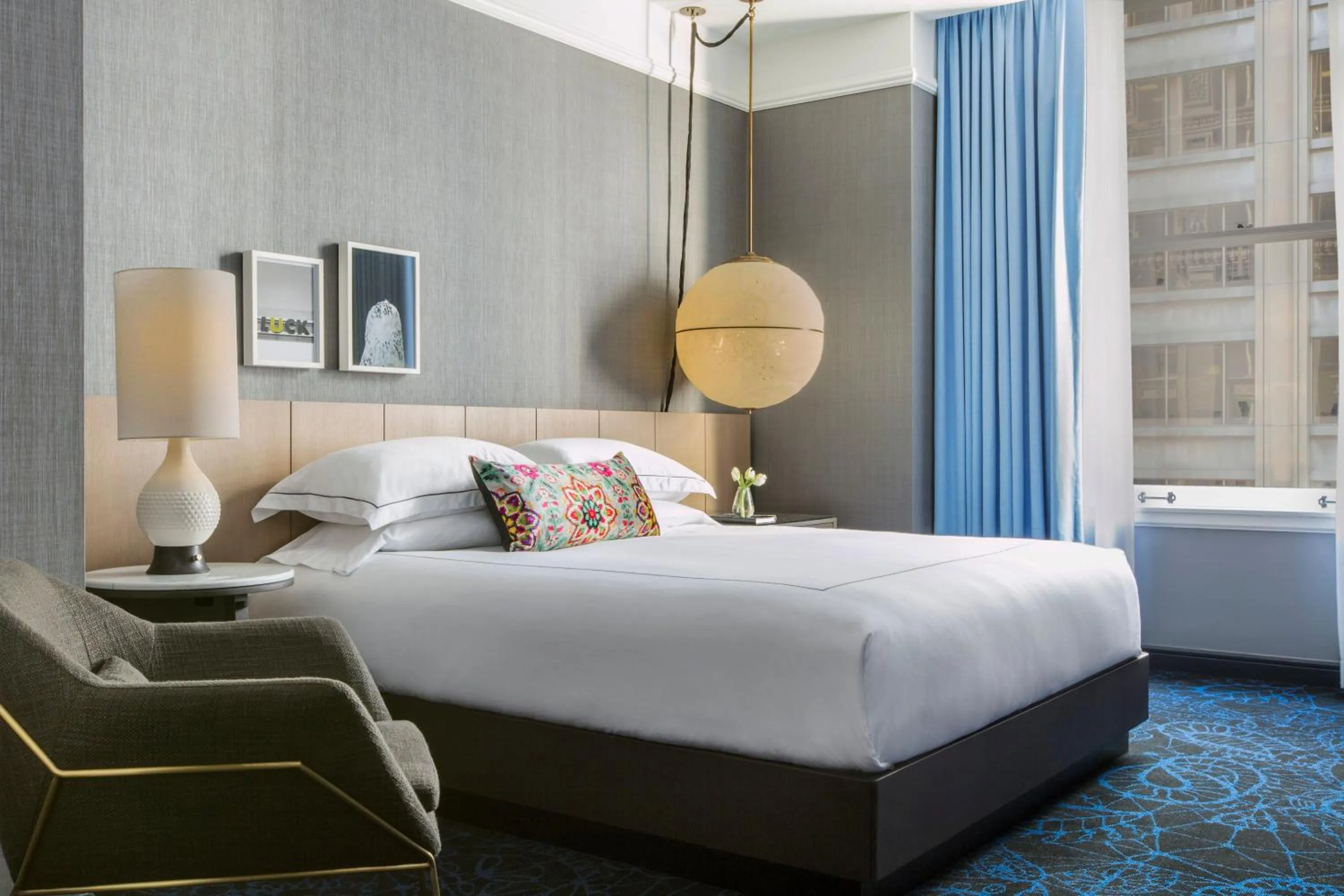 Photo of the whole room, Bed in Kimpton Gray Hotel Chicago by IHG