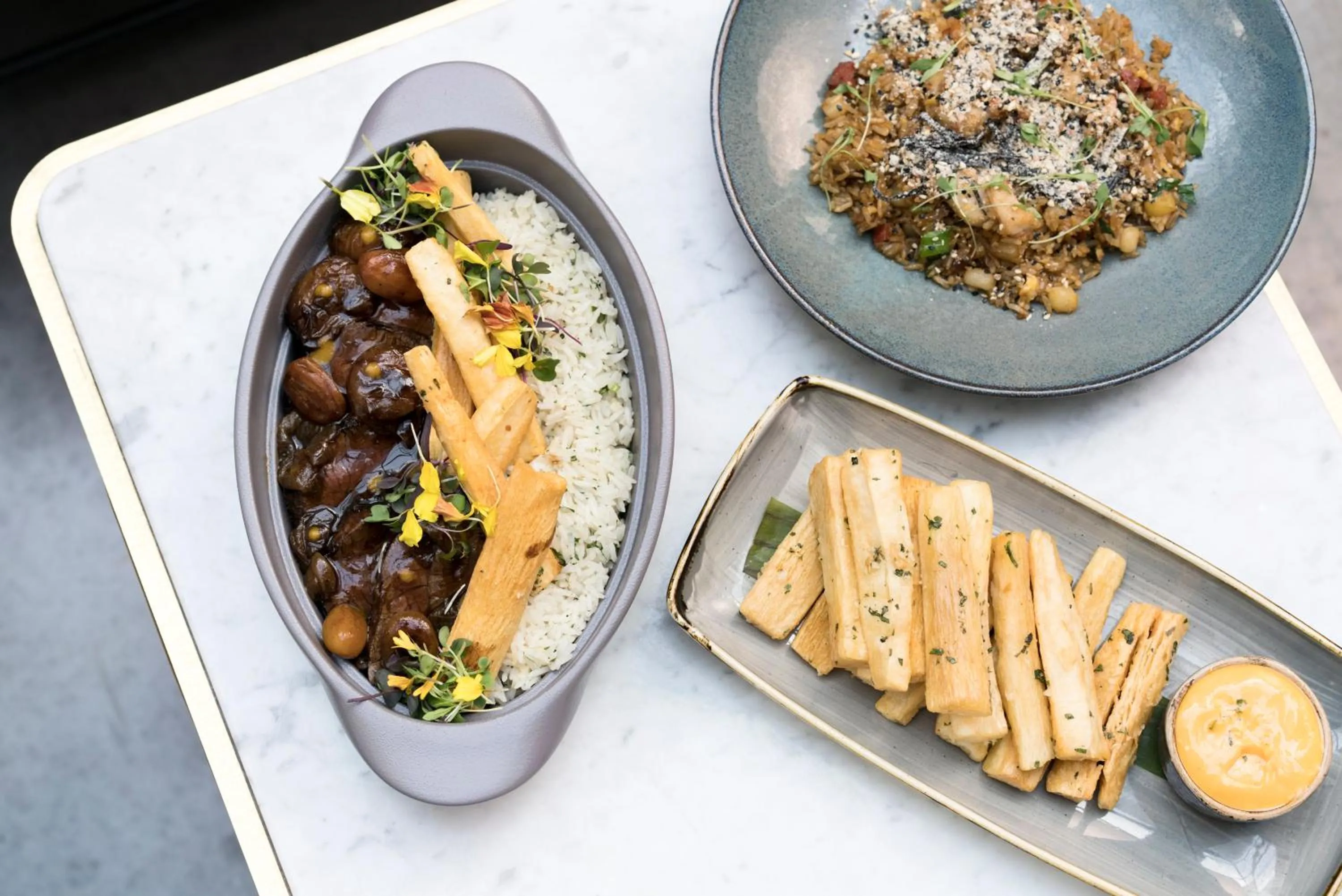 Restaurant/places to eat in Kimpton Gray Hotel Chicago by IHG