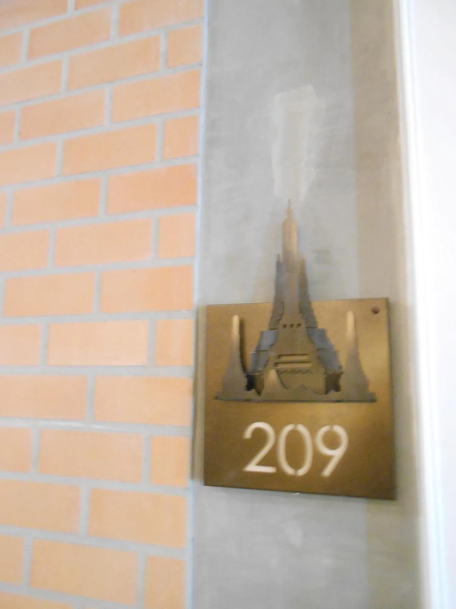 Logo/Certificate/Sign in Bed@Town Hostel