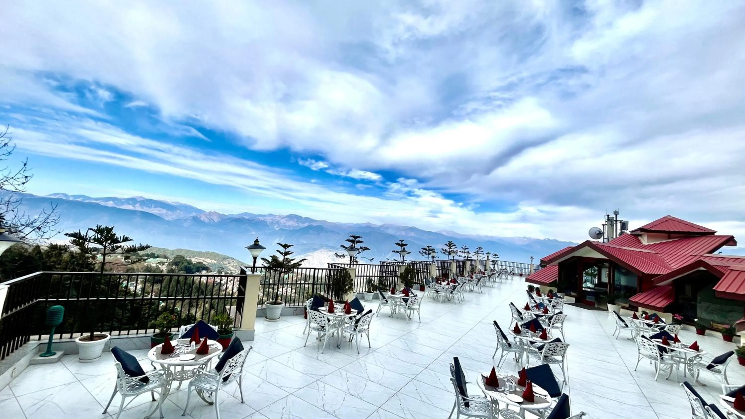 Restaurant/places to eat in JK Clarks Exotica