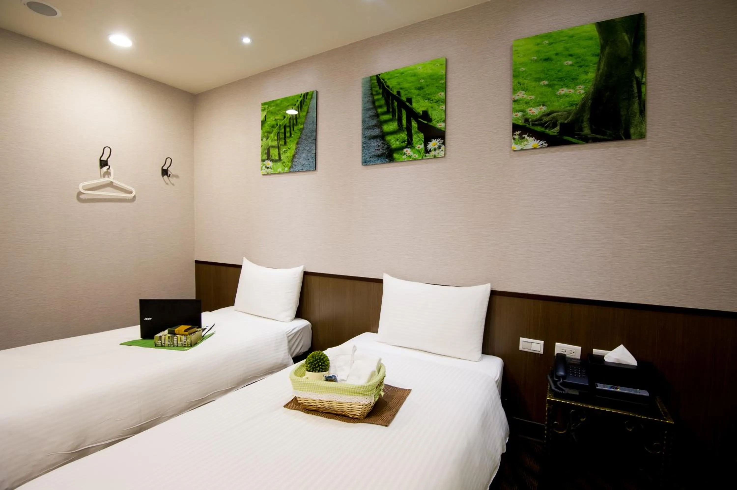 Bedroom, Bed in Hotel 6 - ZhongHua