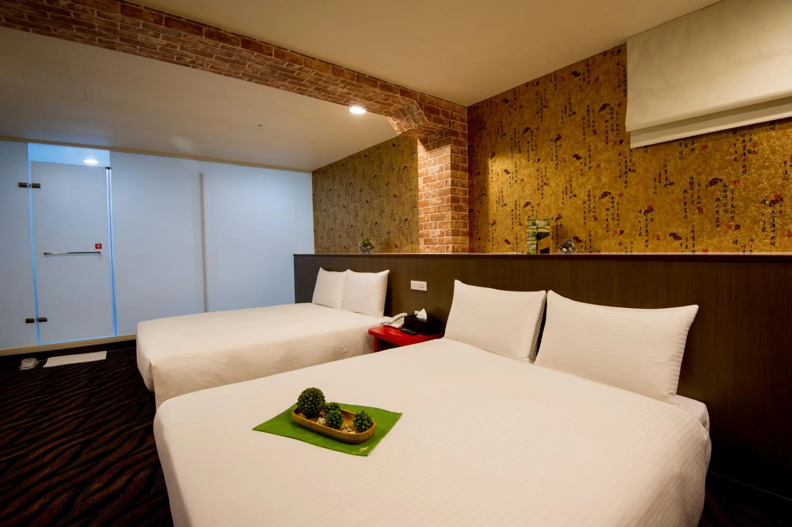 Photo of the whole room, Bed in Hotel 6 - ZhongHua